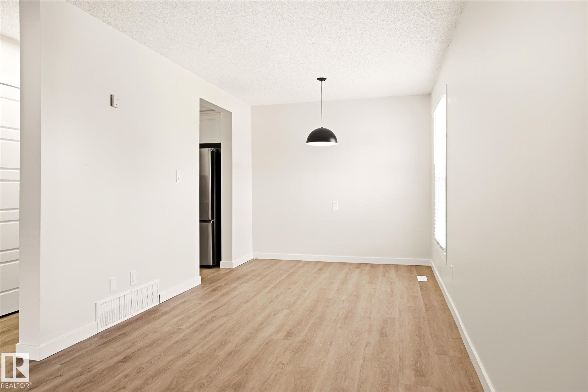 18439 66 AV NW