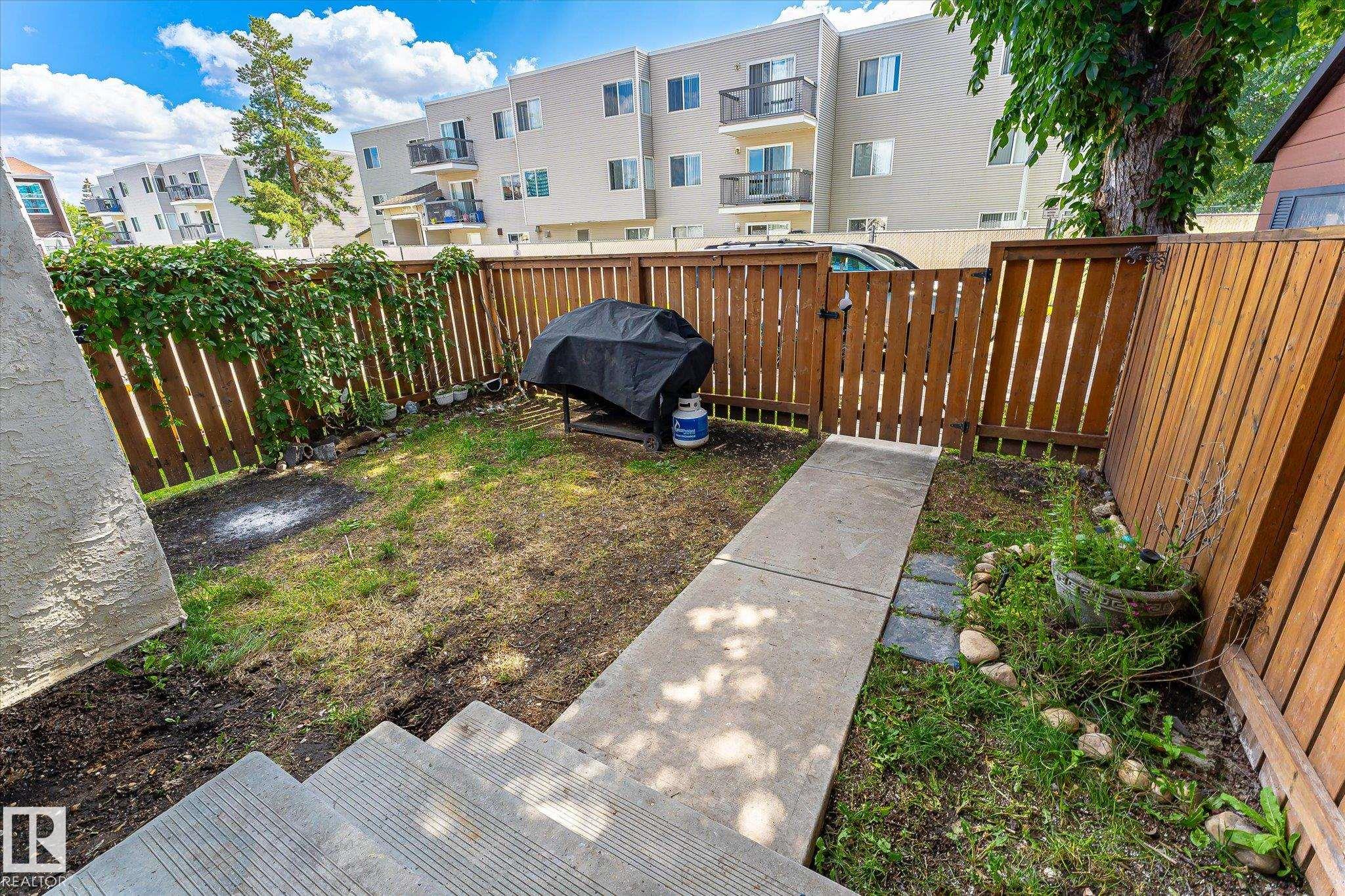 18439 66 AV NW