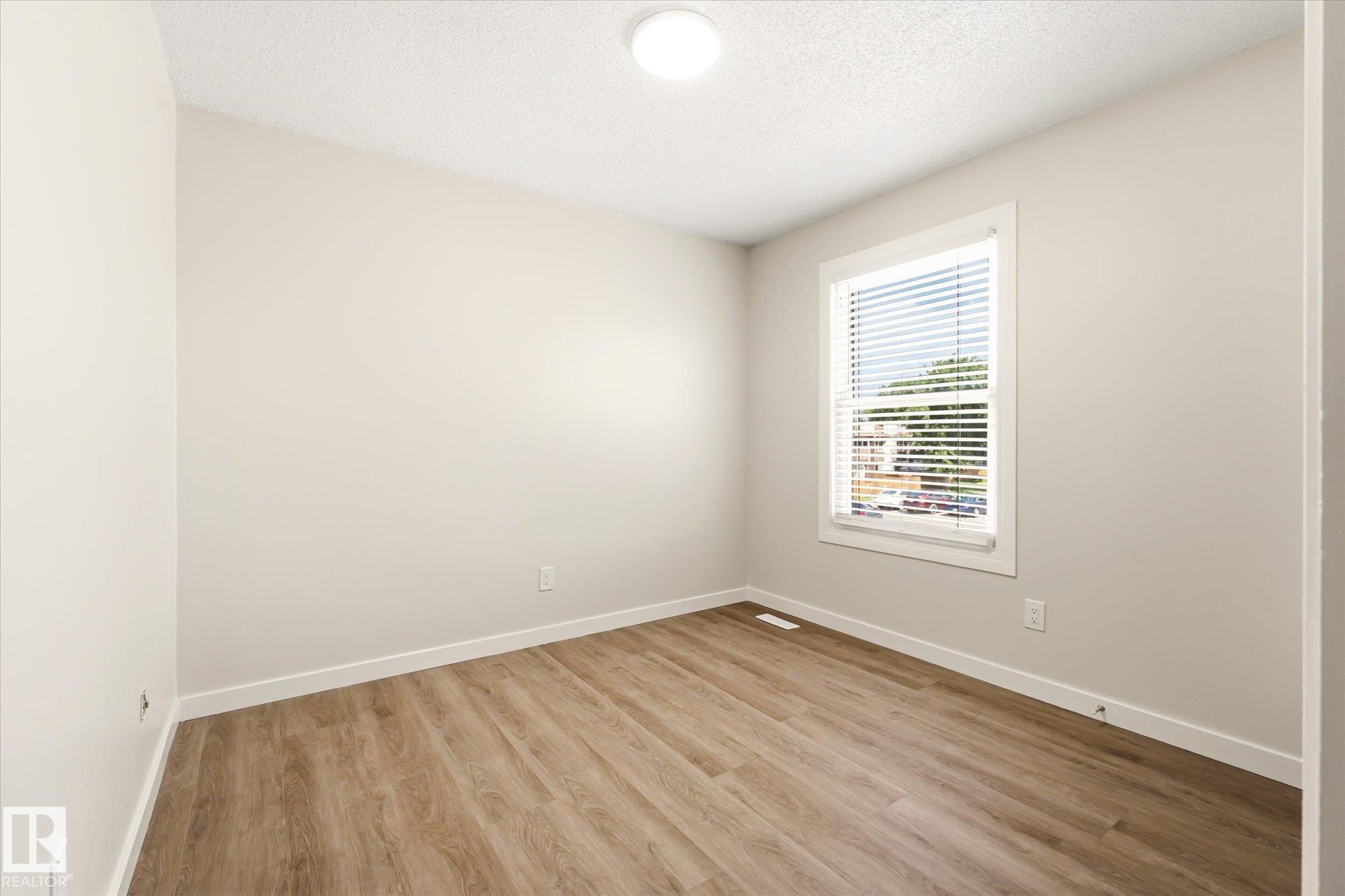 18439 66 AV NW