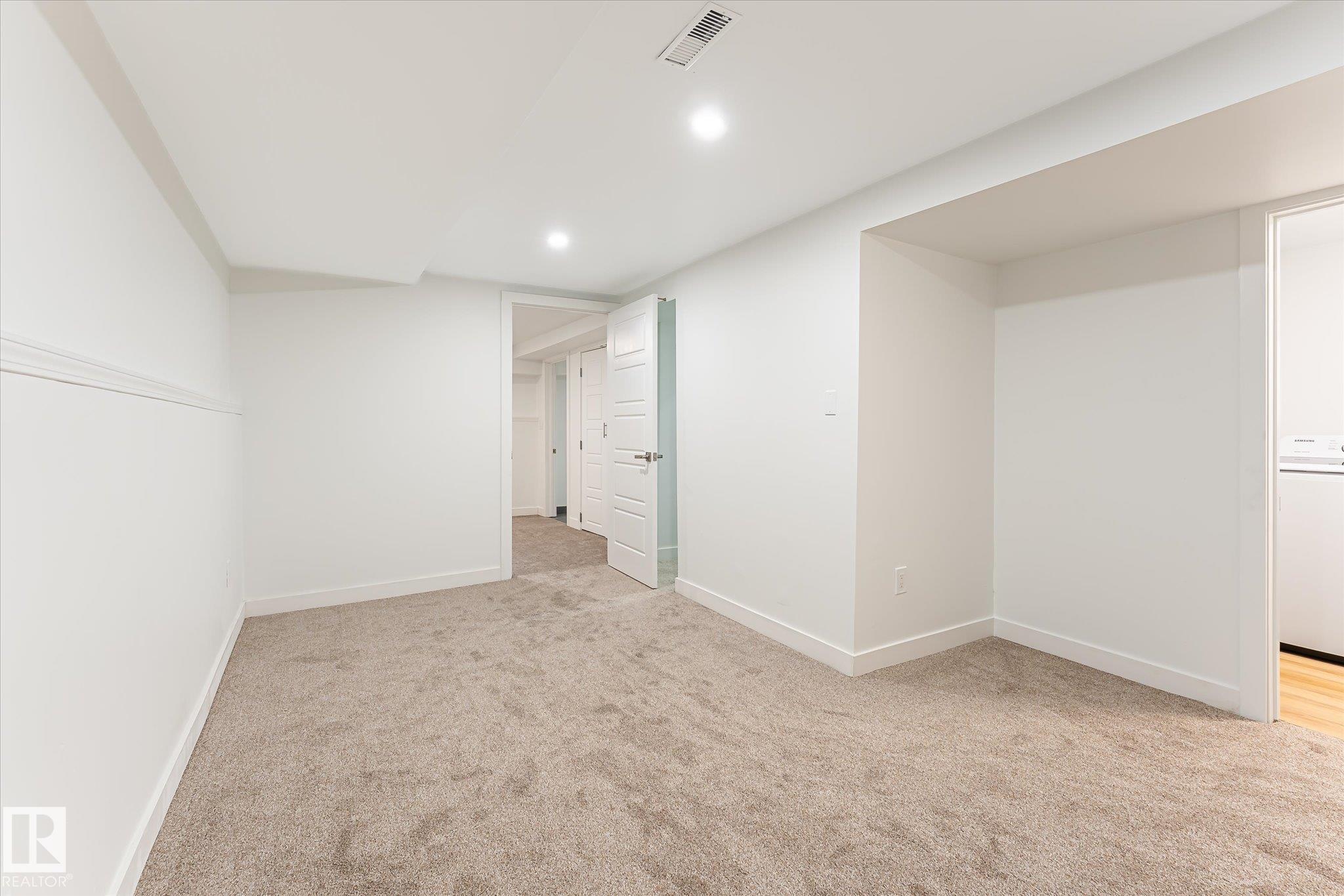 18439 66 AV NW