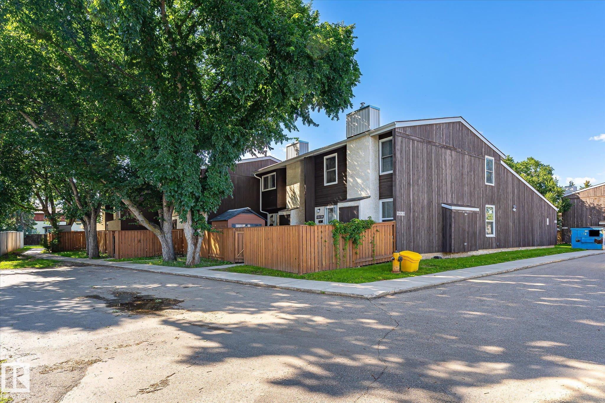 18439 66 AV NW