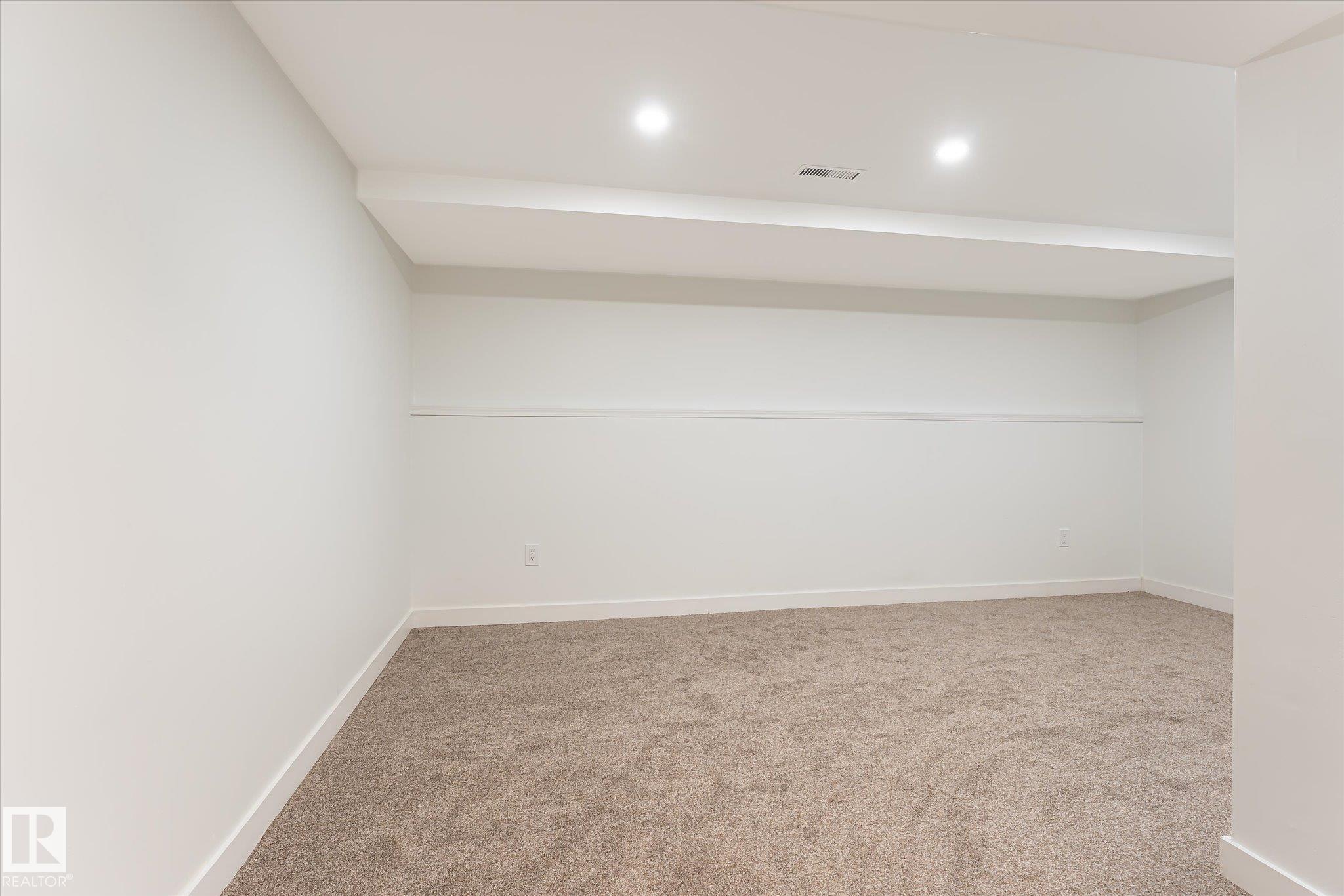 18439 66 AV NW