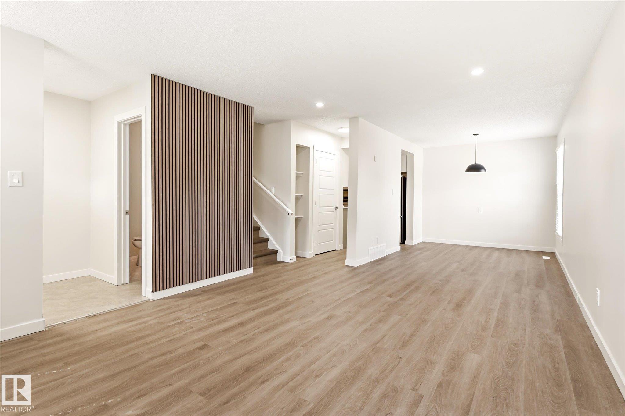 18439 66 AV NW