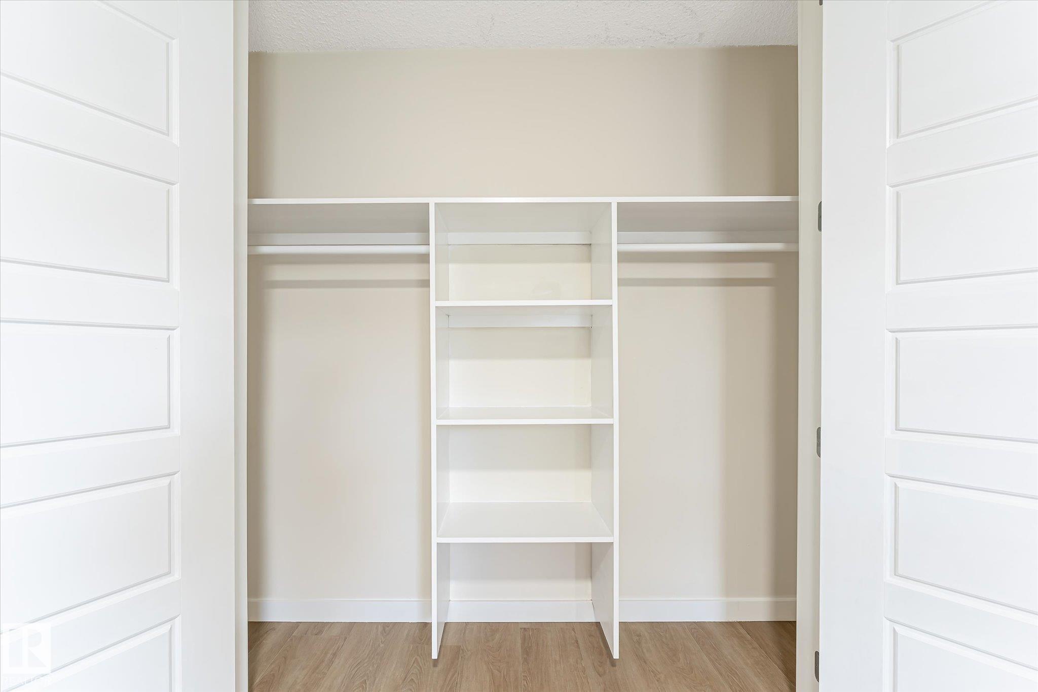 18439 66 AV NW