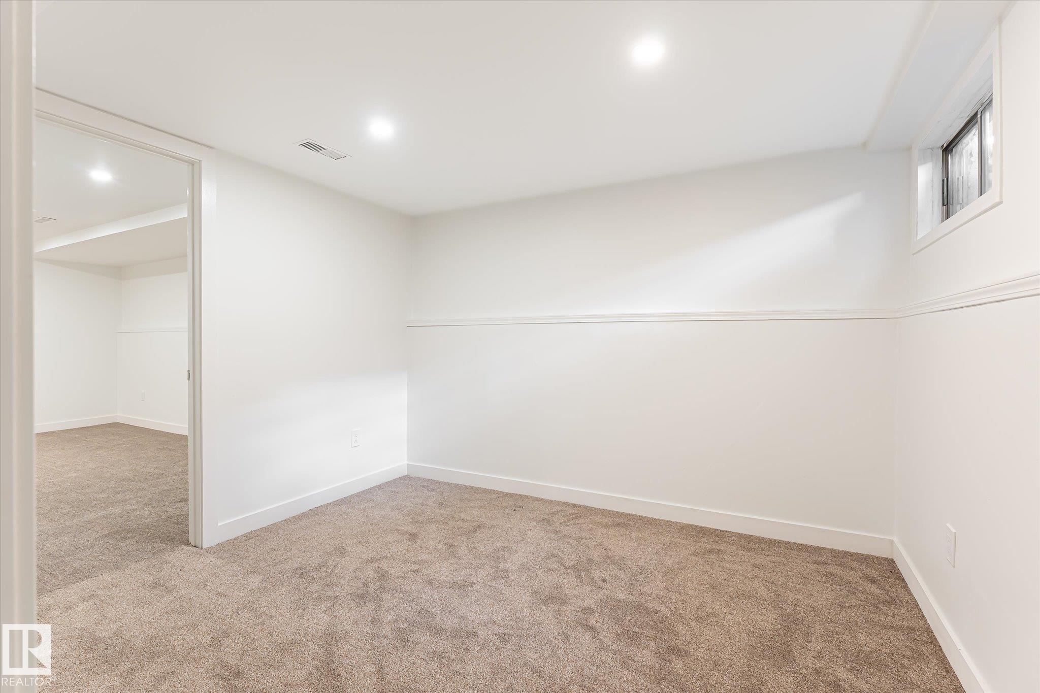 18439 66 AV NW