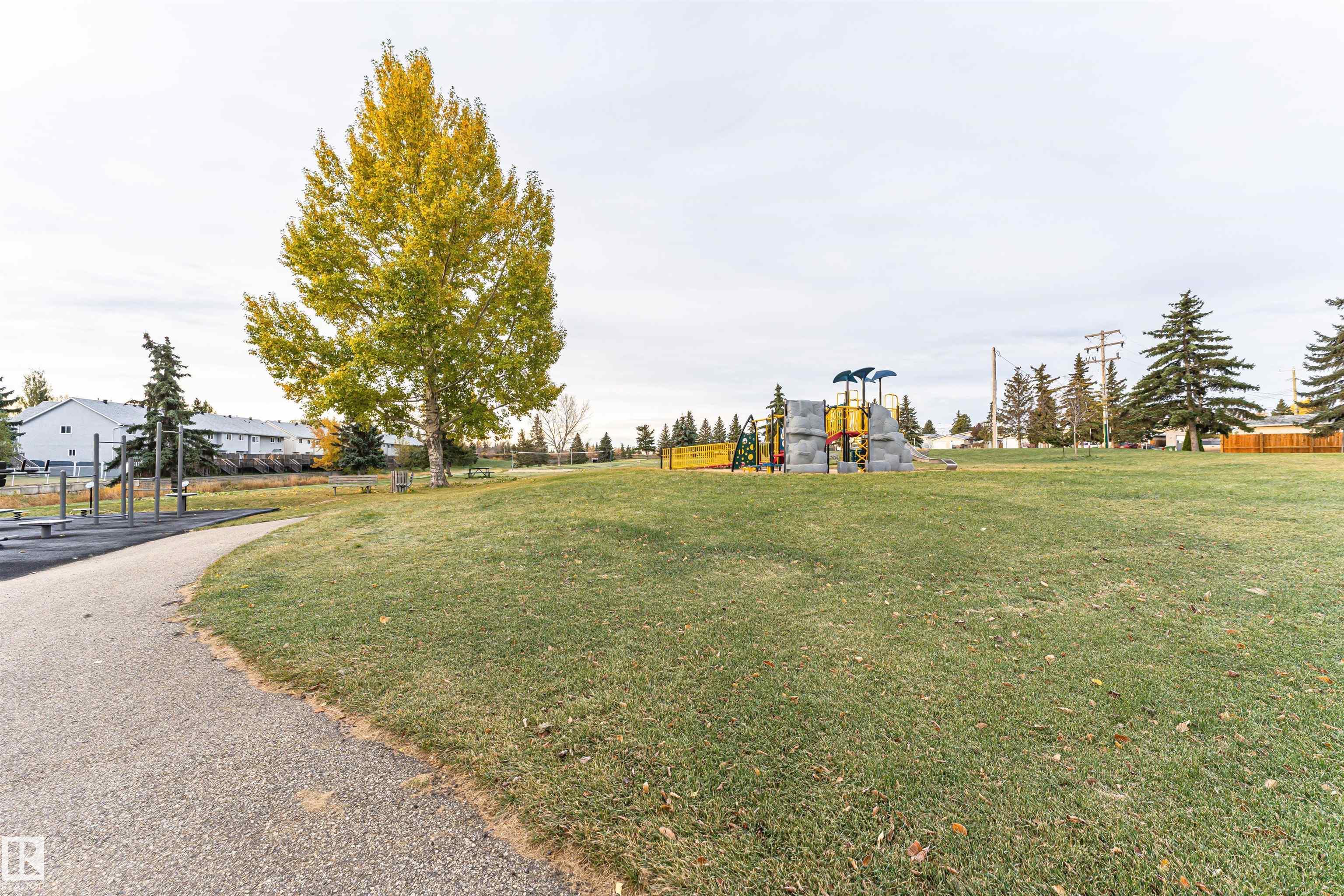 18 ABERDEEN WY