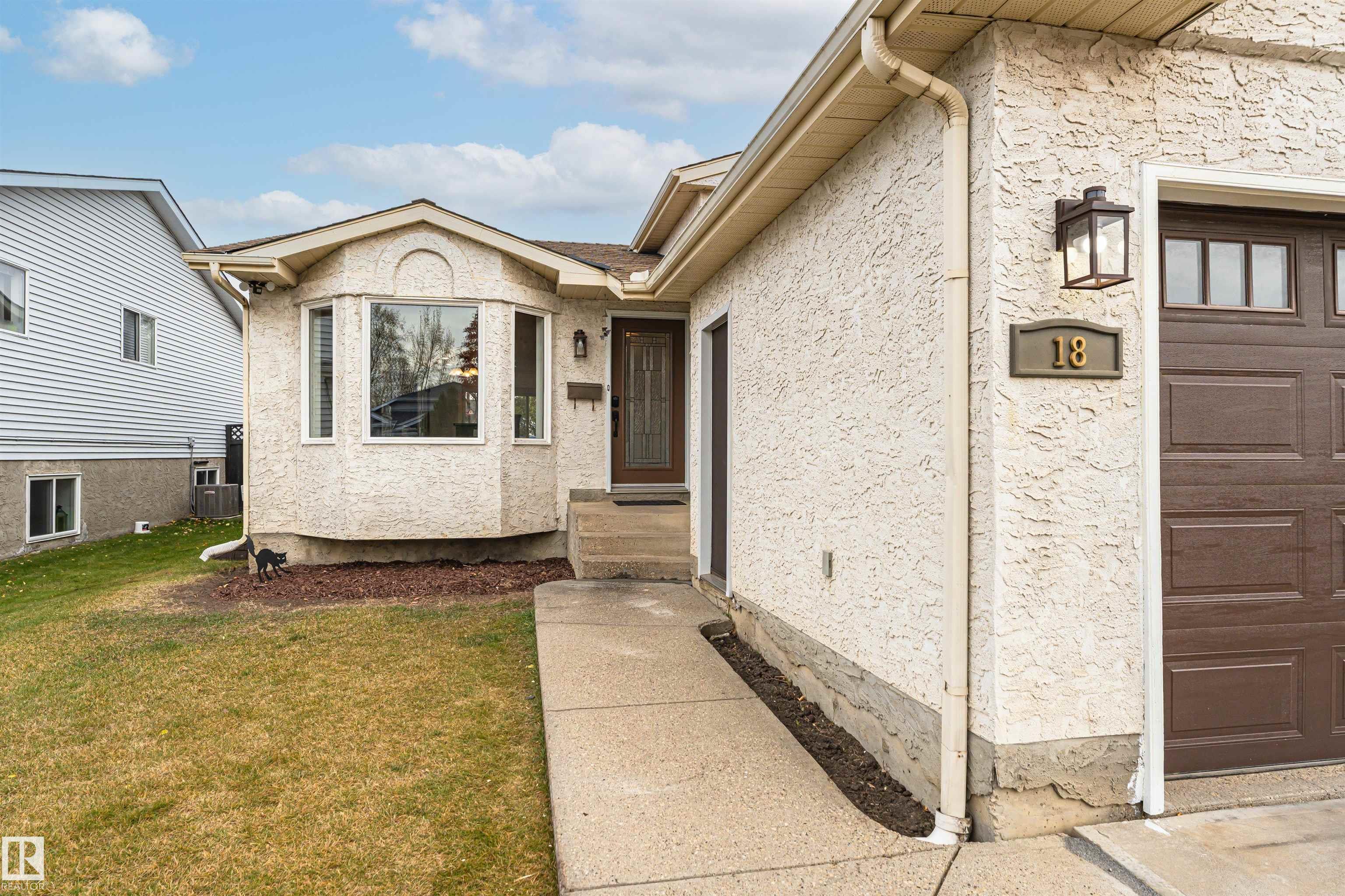 18 ABERDEEN WY