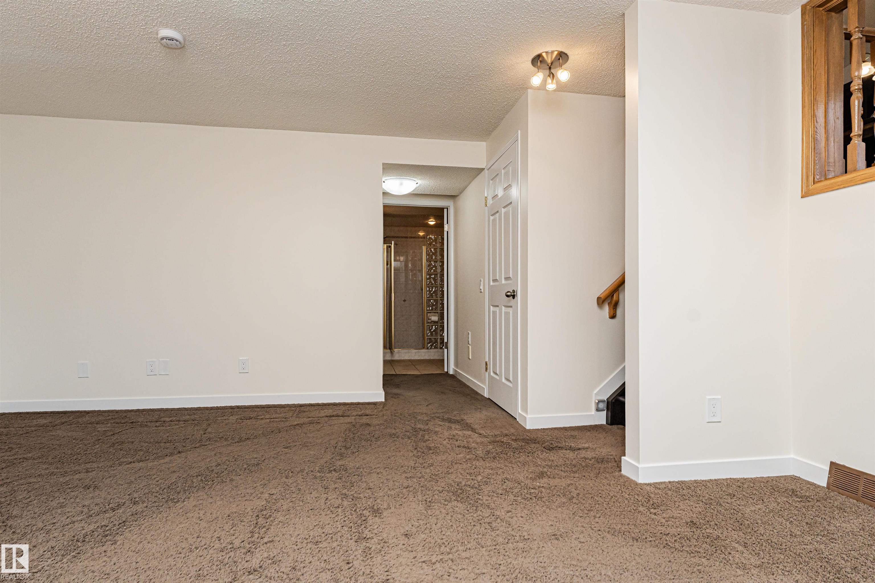18 ABERDEEN WY