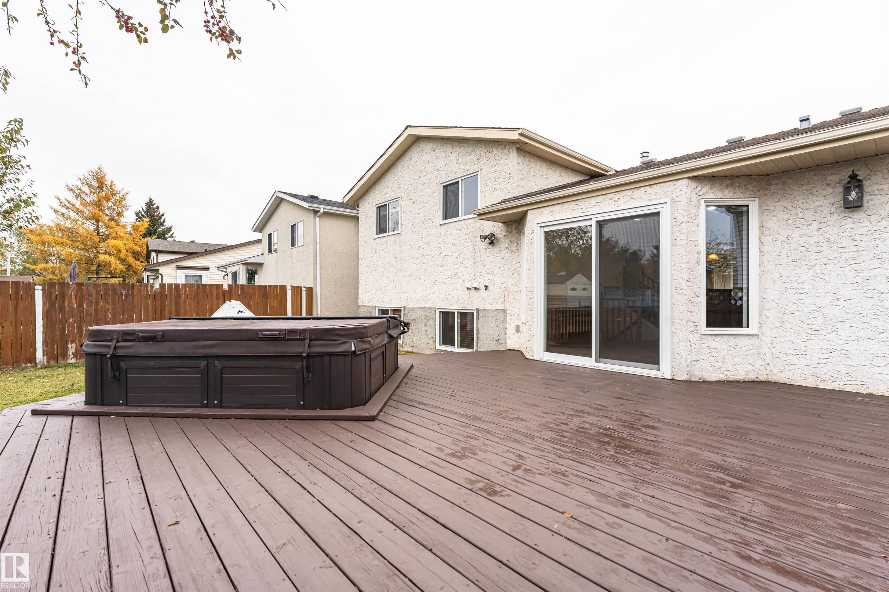 18 ABERDEEN WY