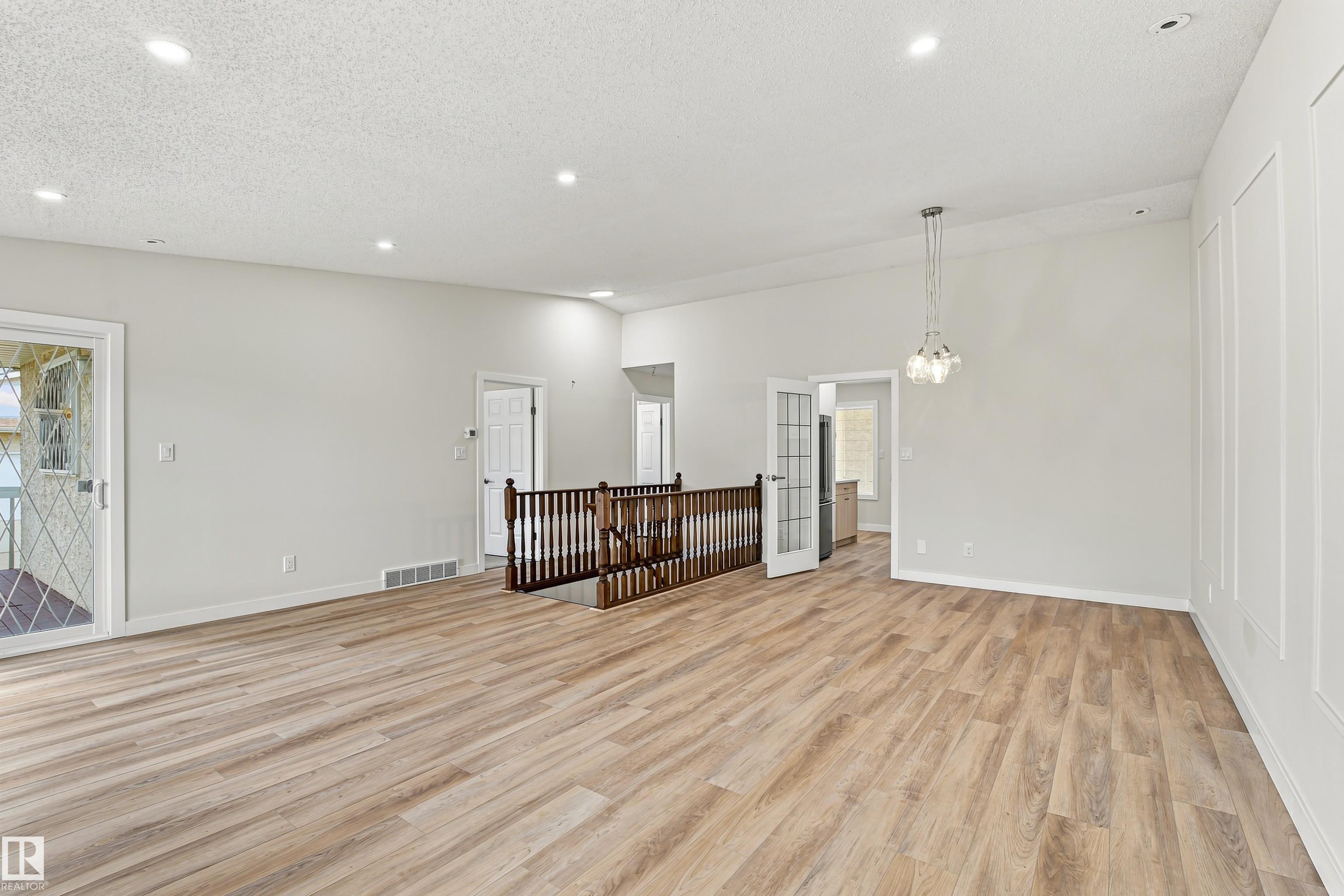 #21 9375 172 ST NW