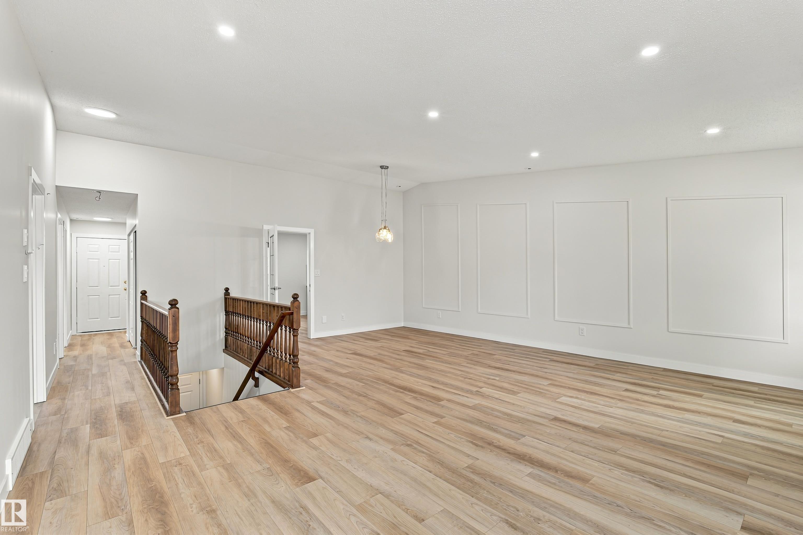 #21 9375 172 ST NW