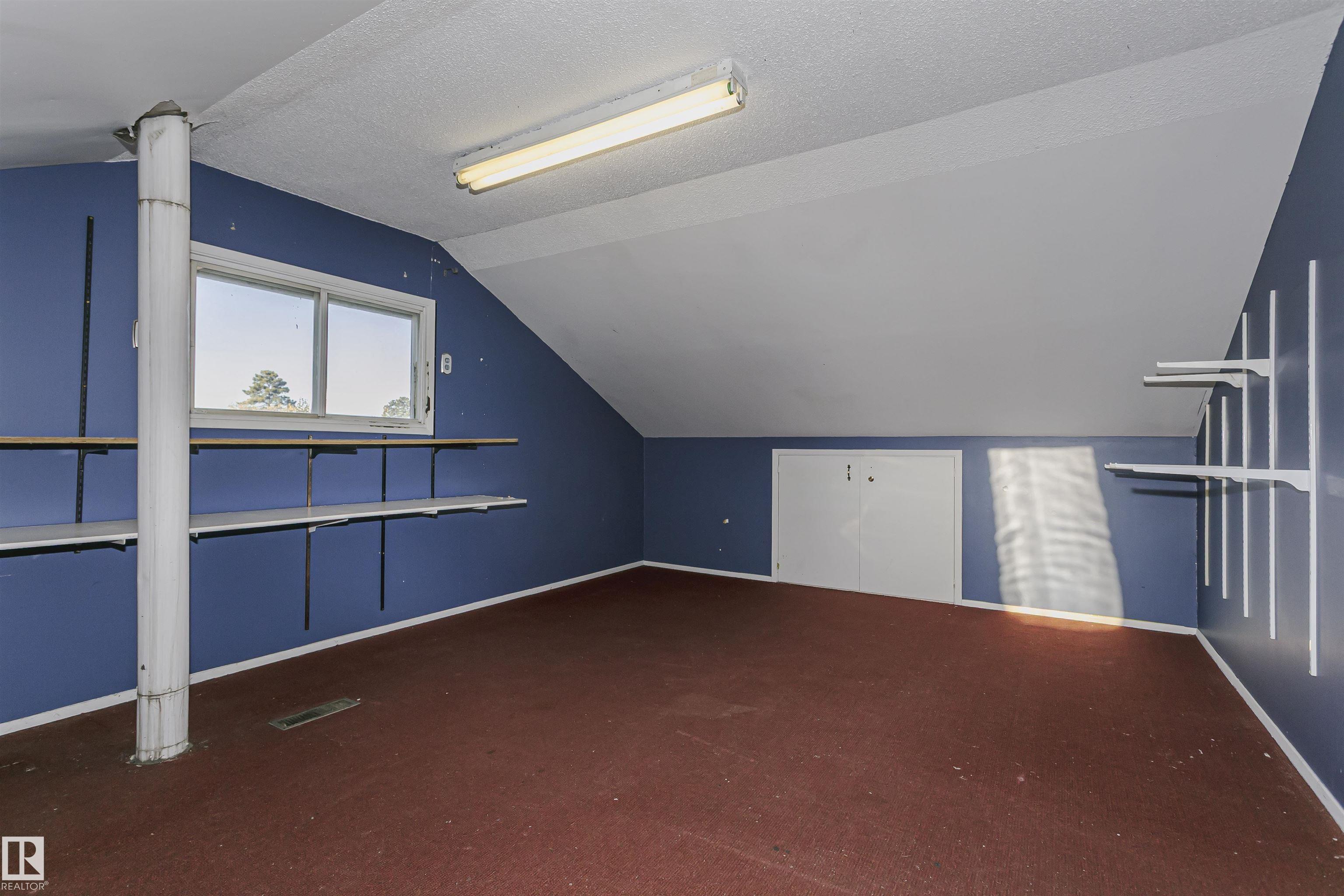 7 SHERIDAN DR