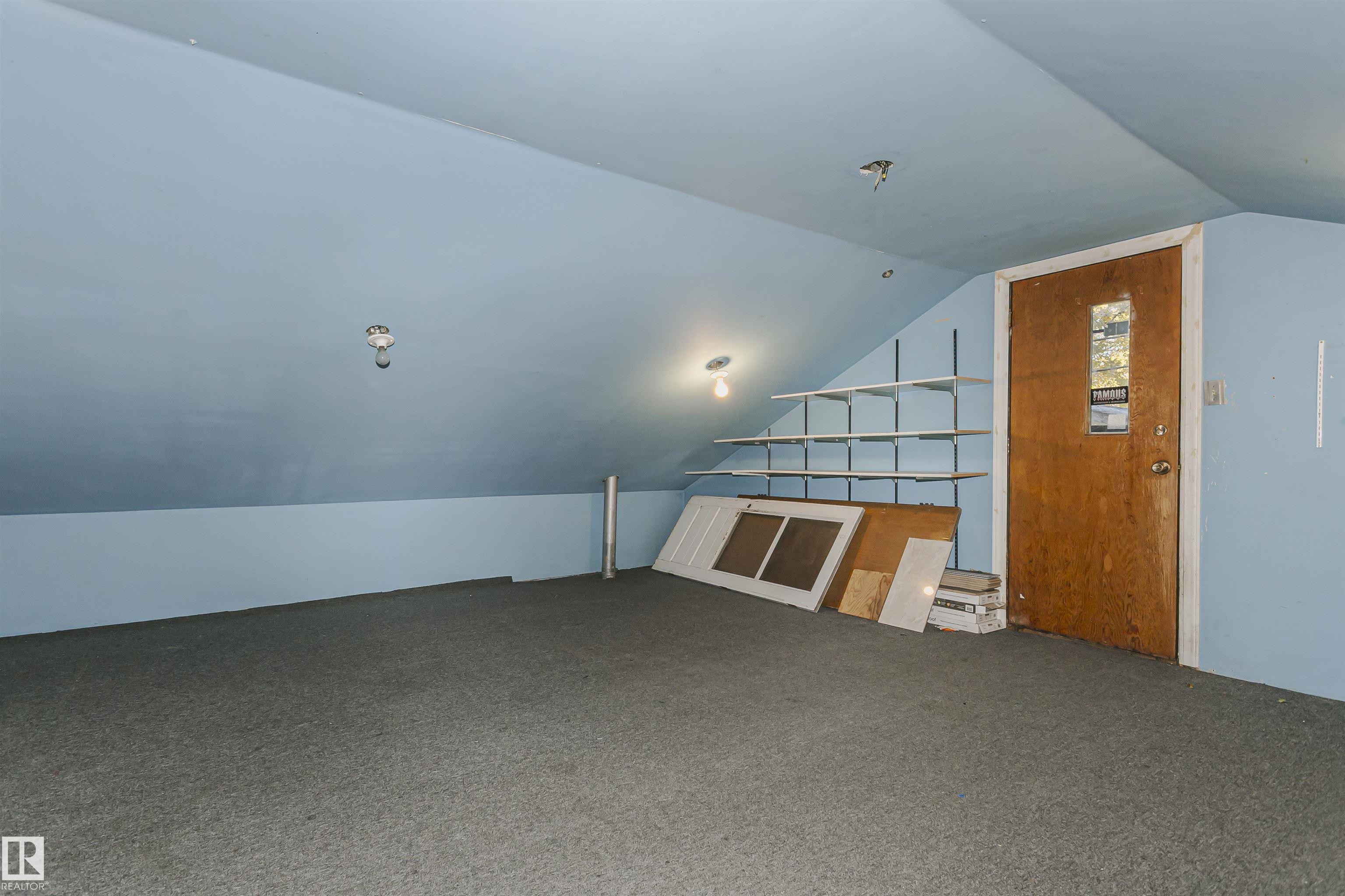 7 SHERIDAN DR