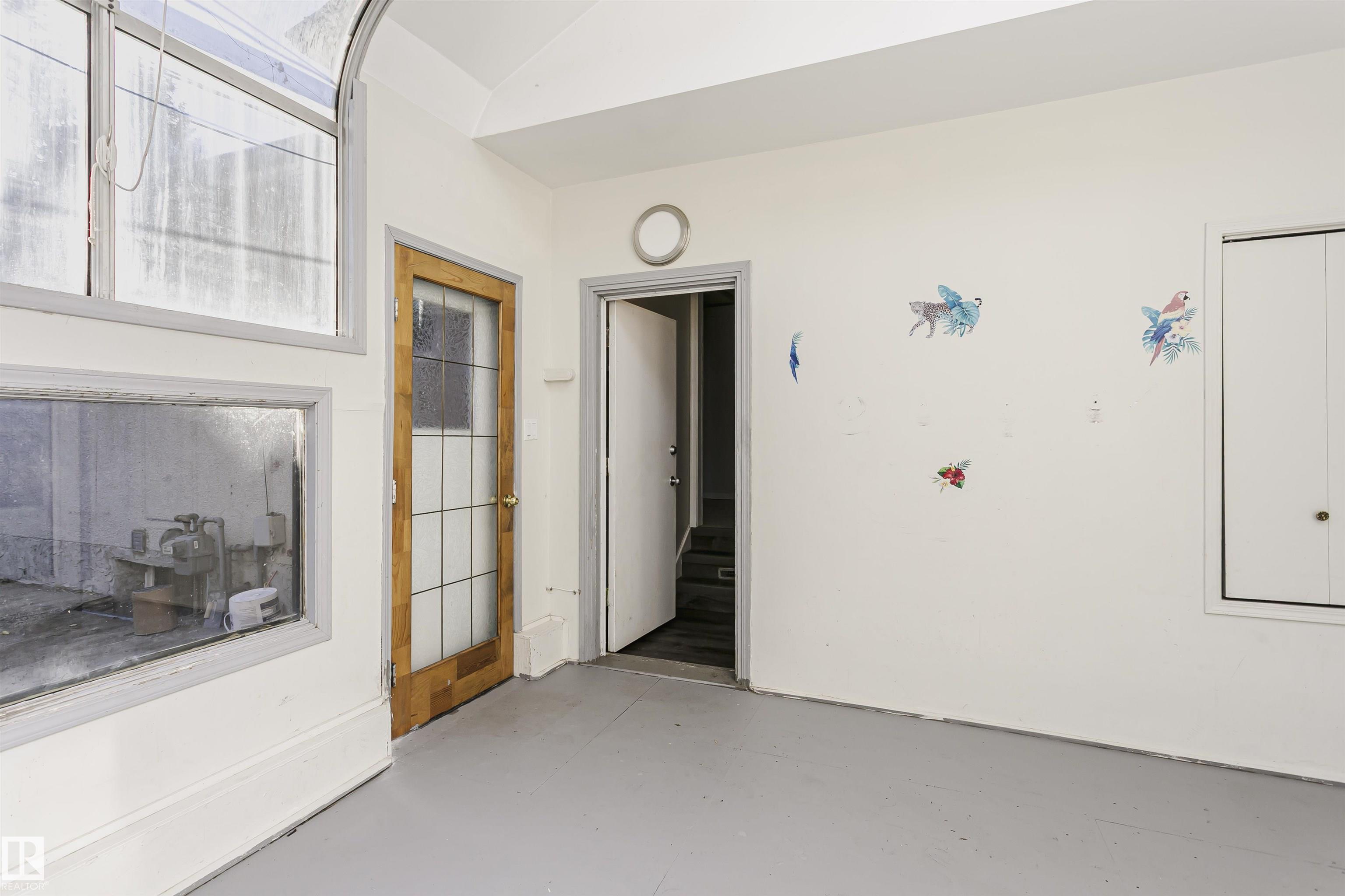 7 SHERIDAN DR