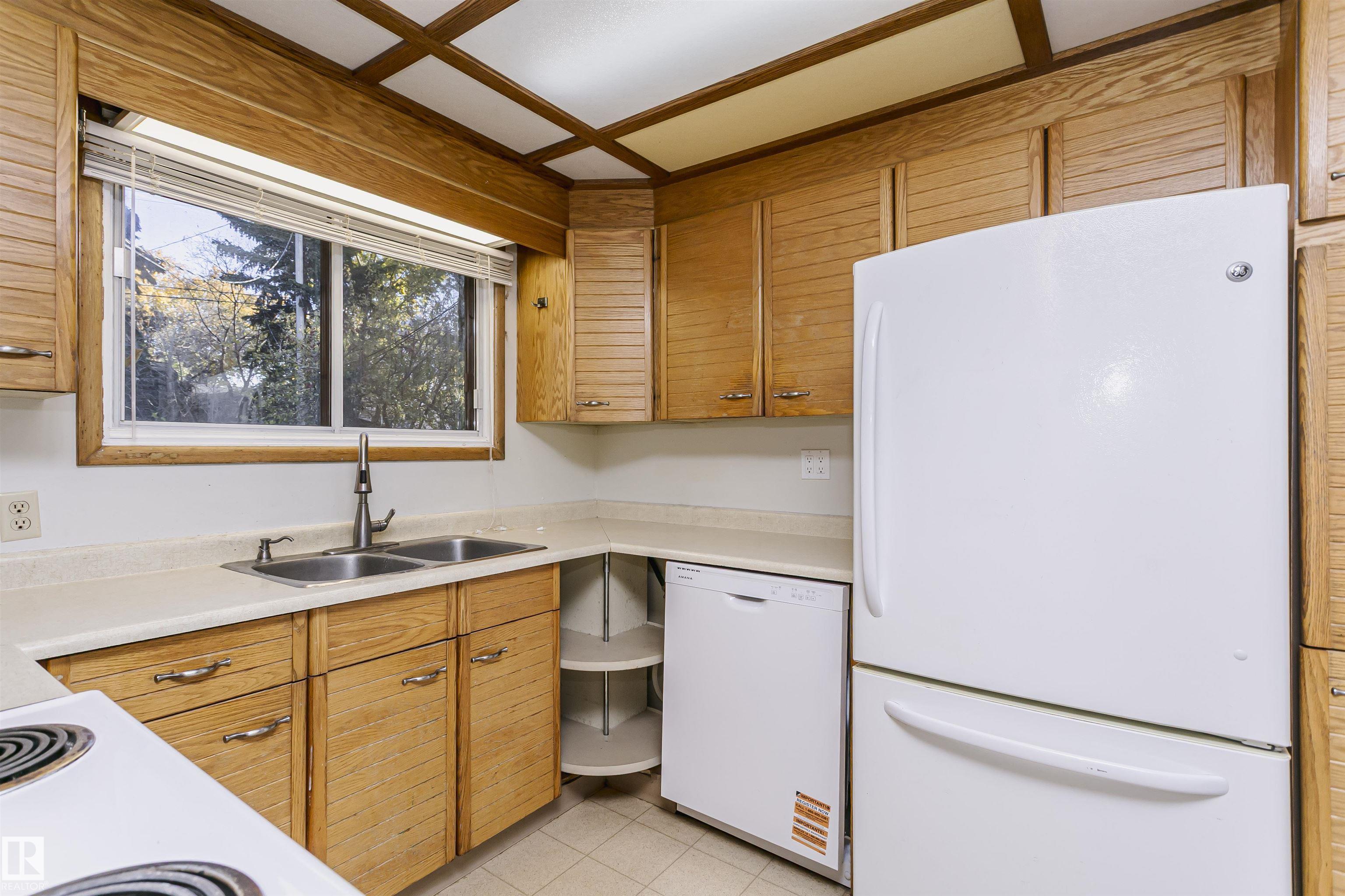 7 SHERIDAN DR