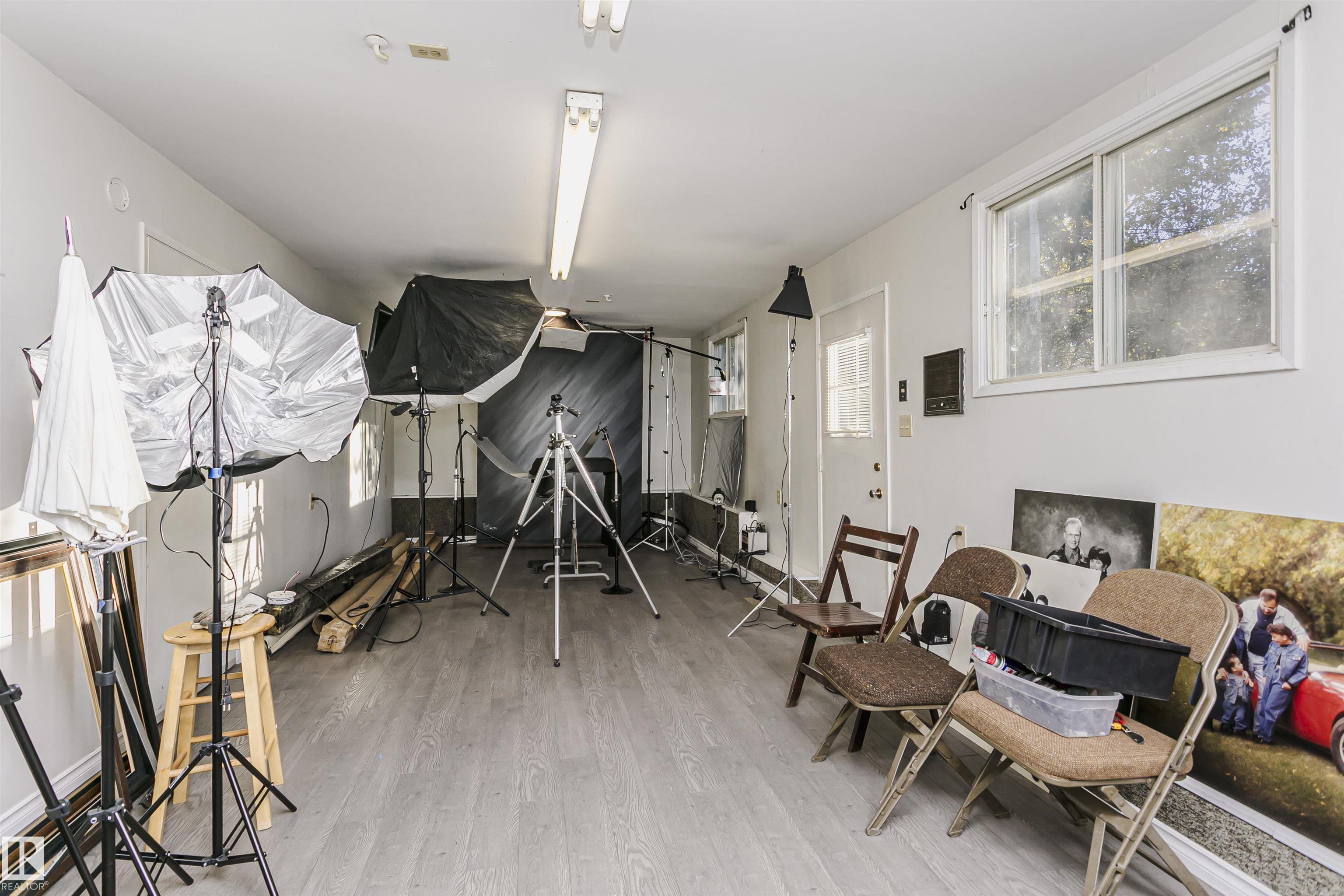 7 SHERIDAN DR
