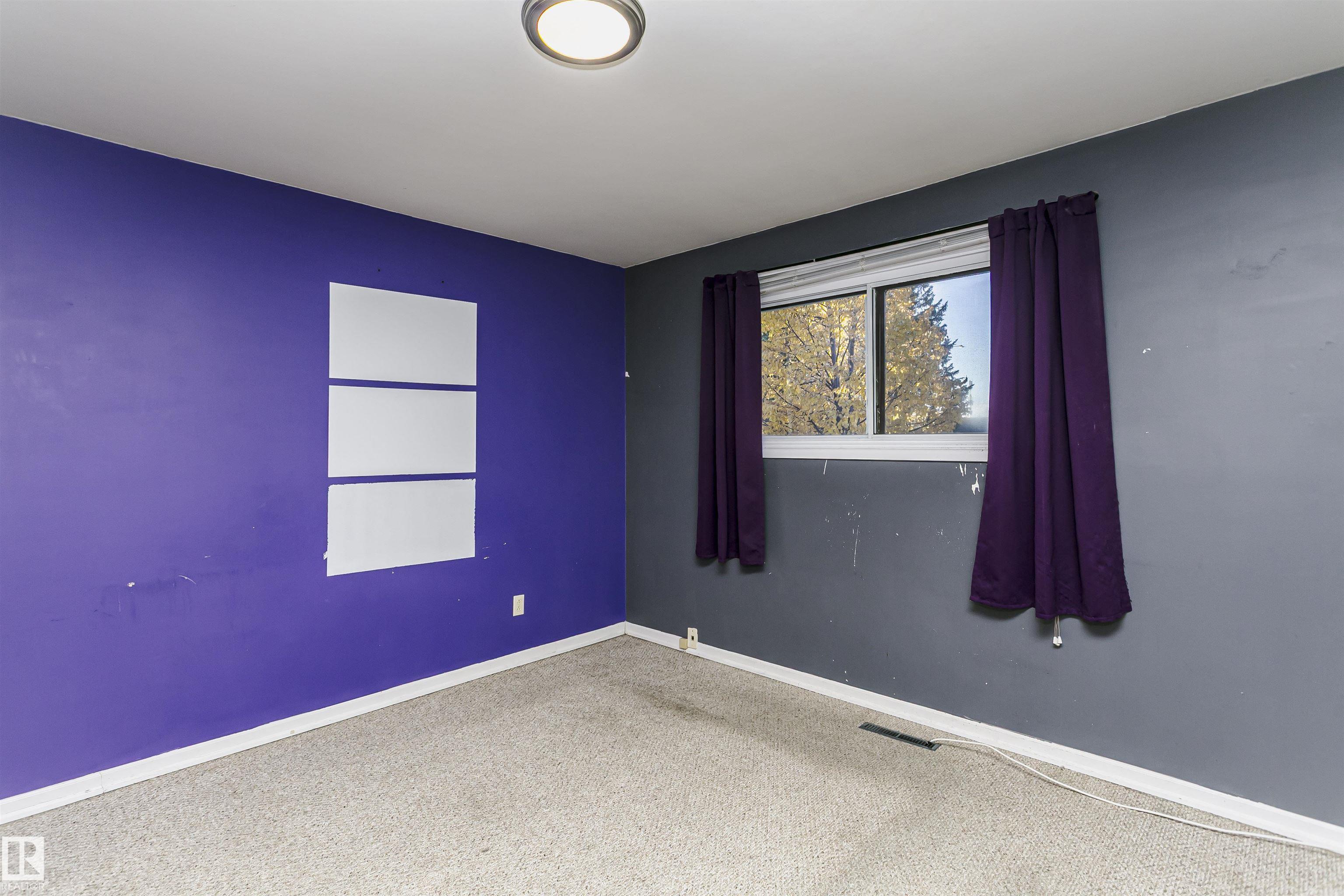 7 SHERIDAN DR