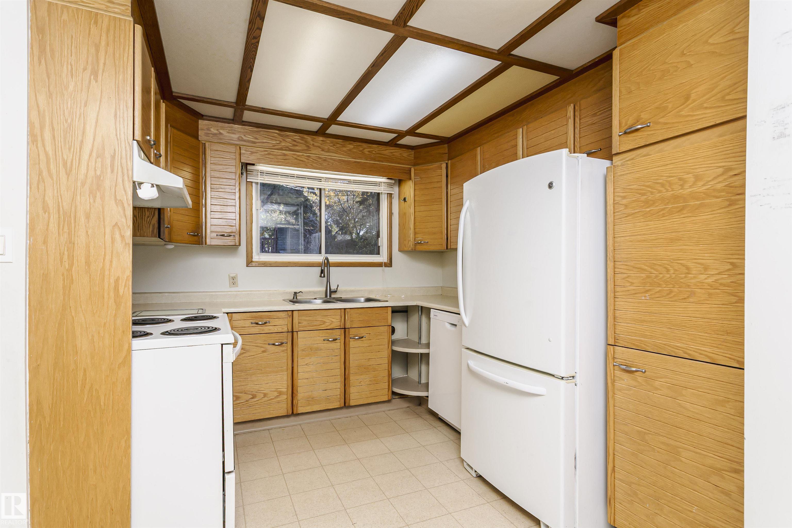 7 SHERIDAN DR