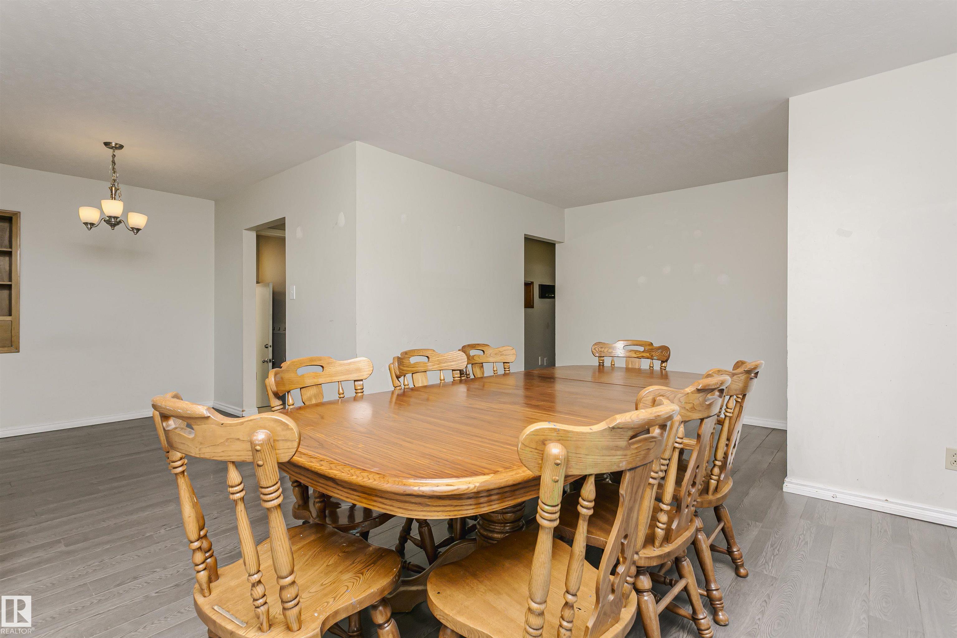7 SHERIDAN DR