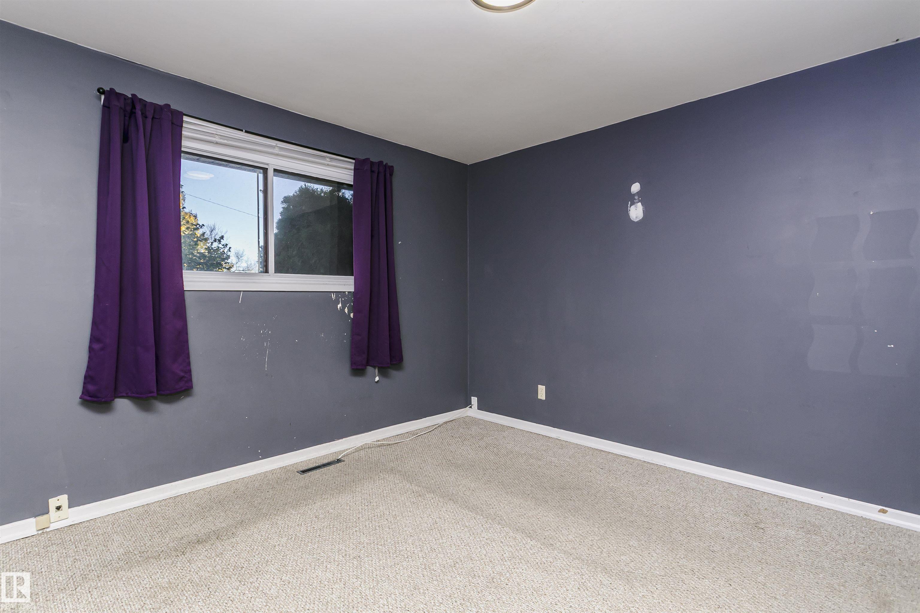 7 SHERIDAN DR