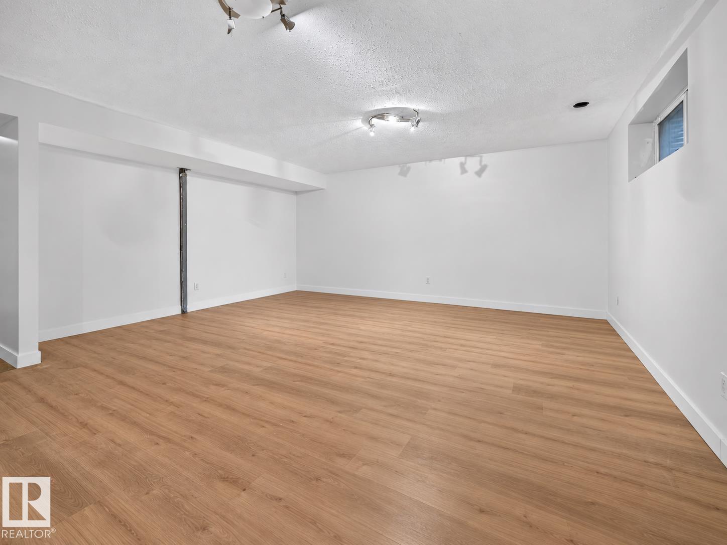 114 EASTGATE WY