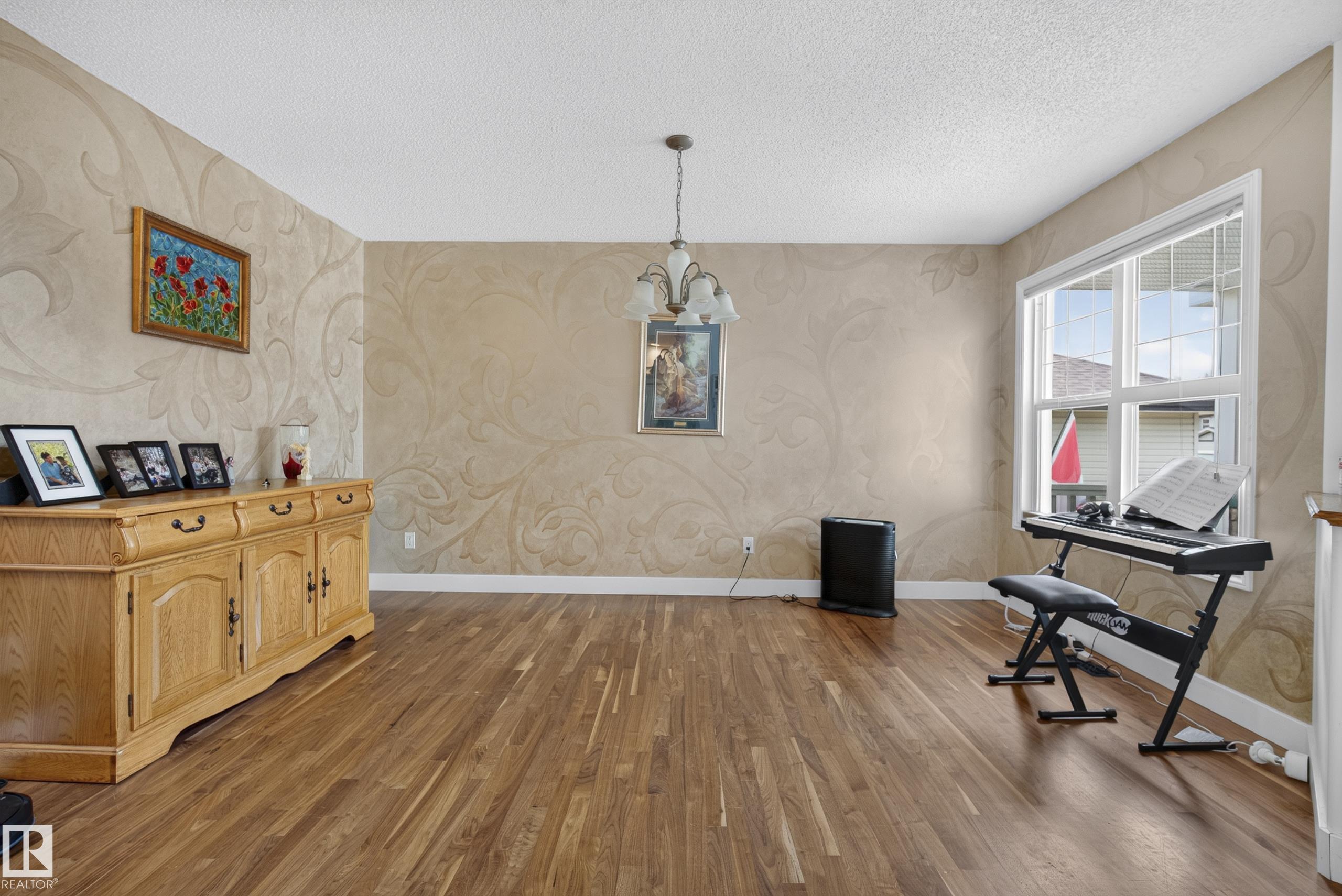 114 EASTGATE WY