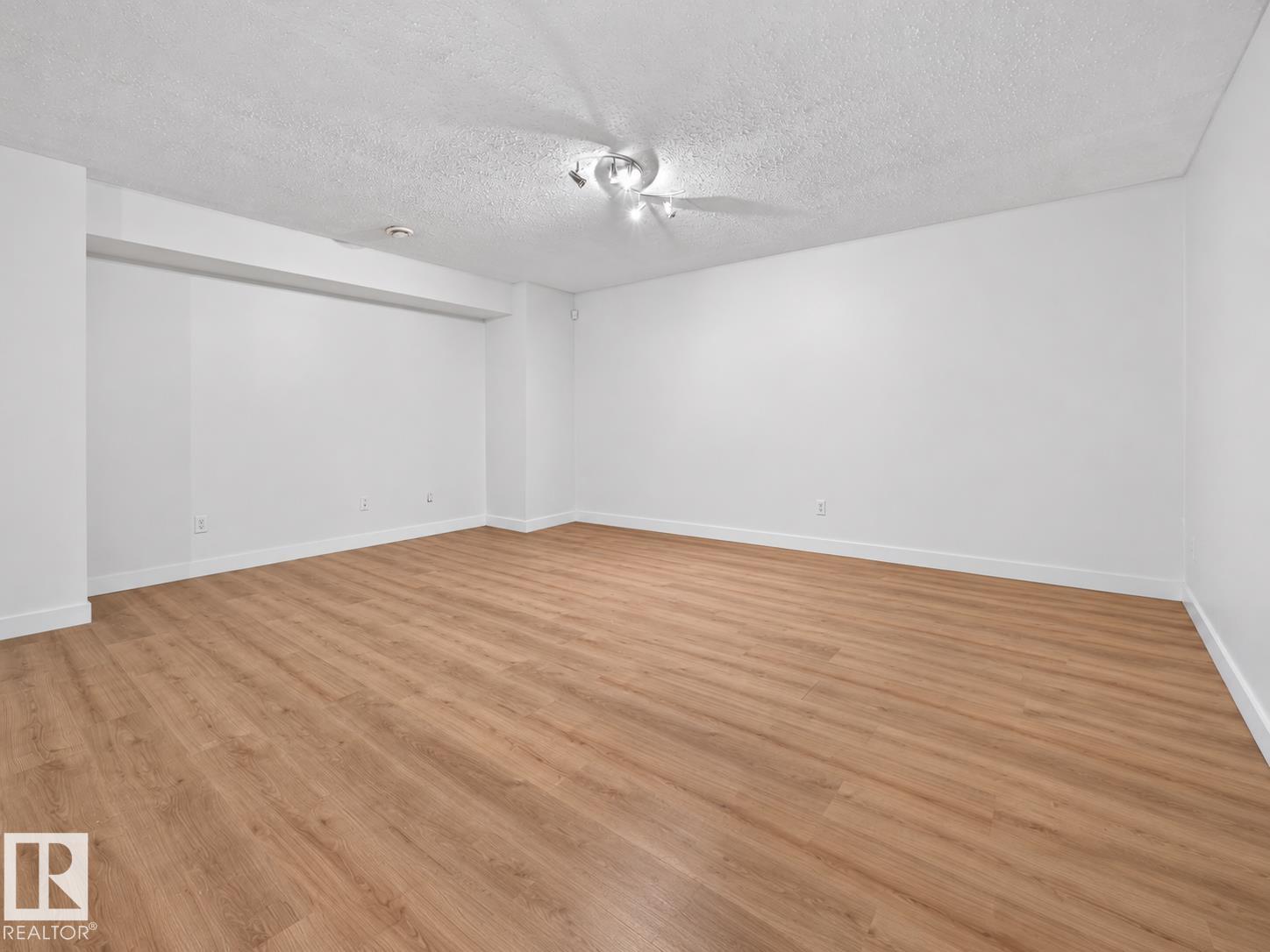 114 EASTGATE WY