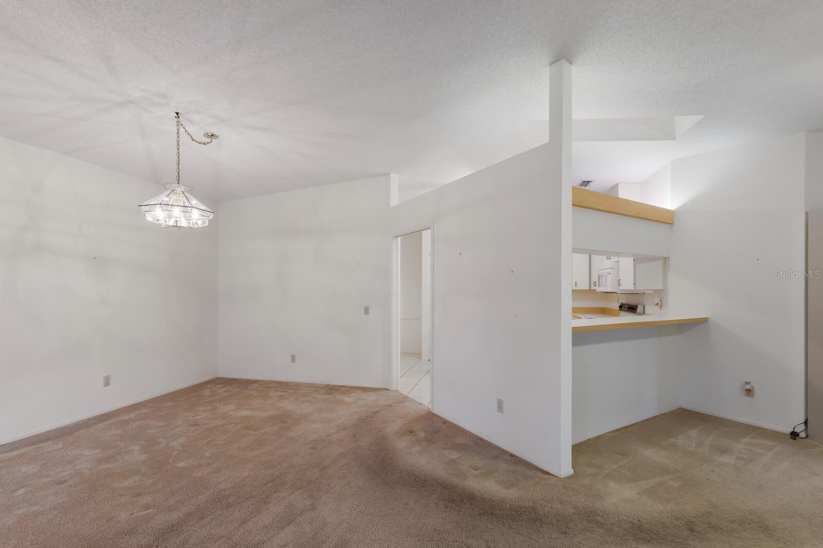 5712 GARDEN LAKES DR