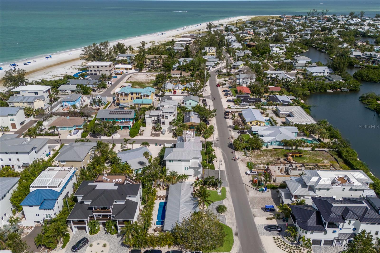 401 N SHORE DR