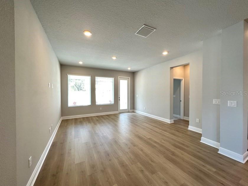 1403 COLUMBIA AVE