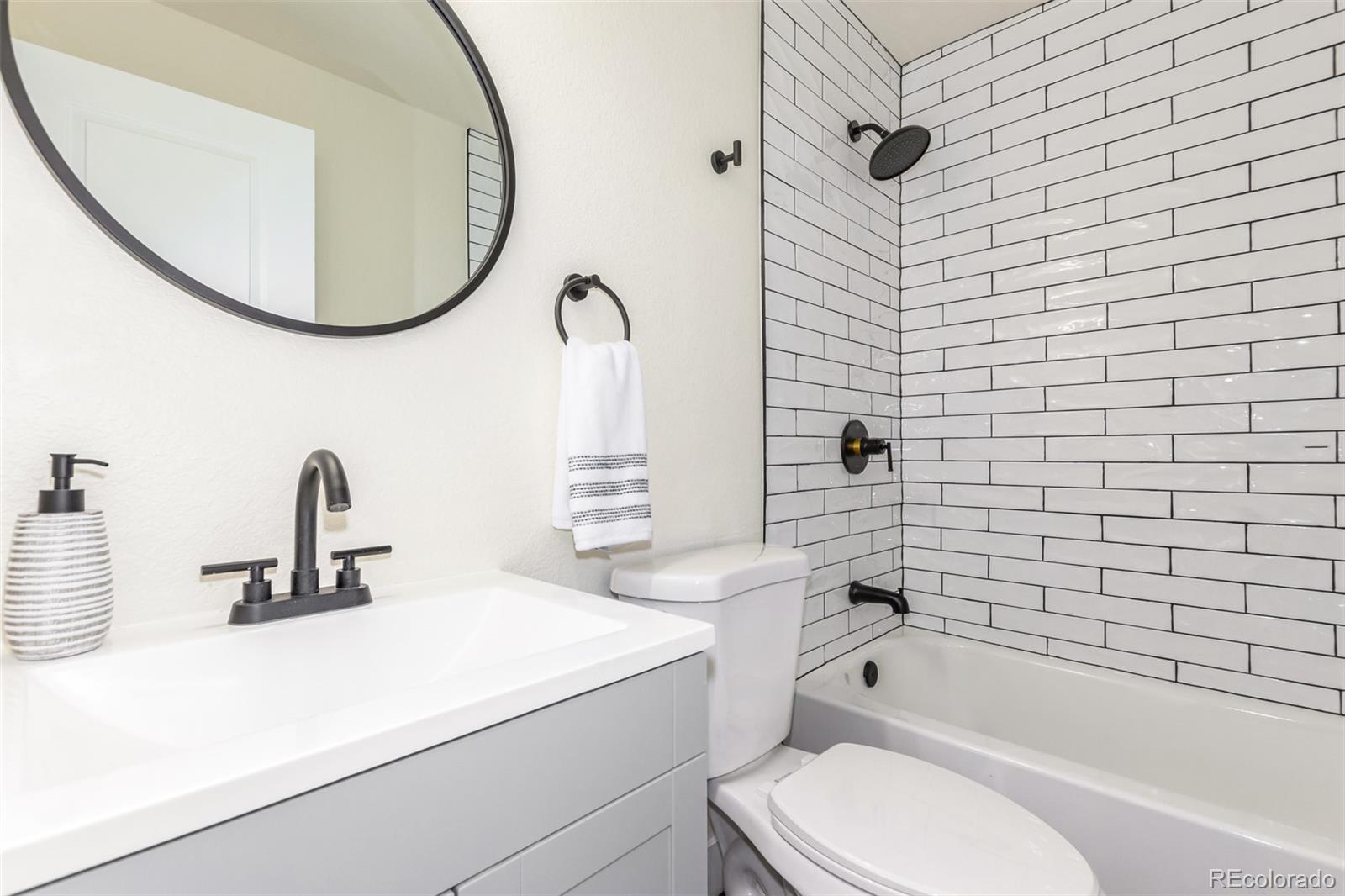 7273 W 35th Place