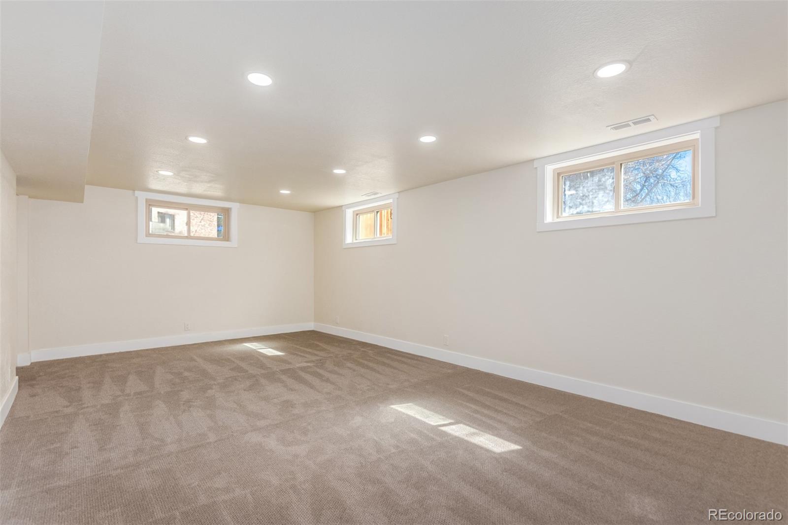 7273 W 35th Place