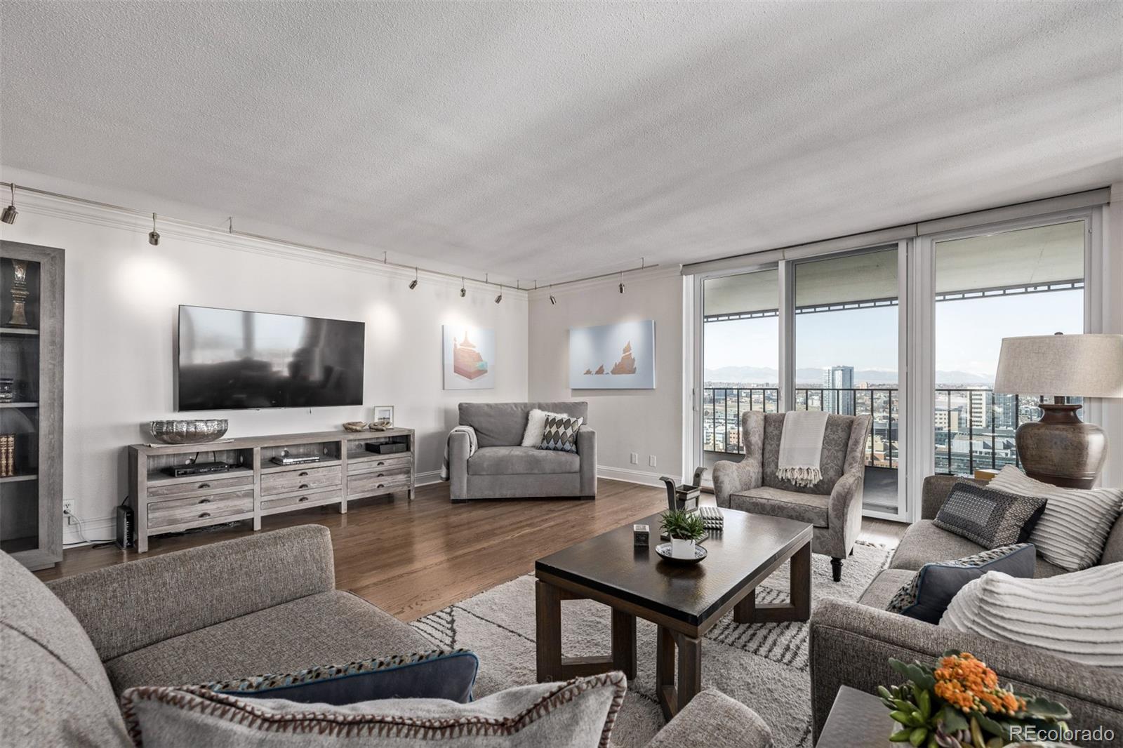 1551 Larimer Street Unit: 2704