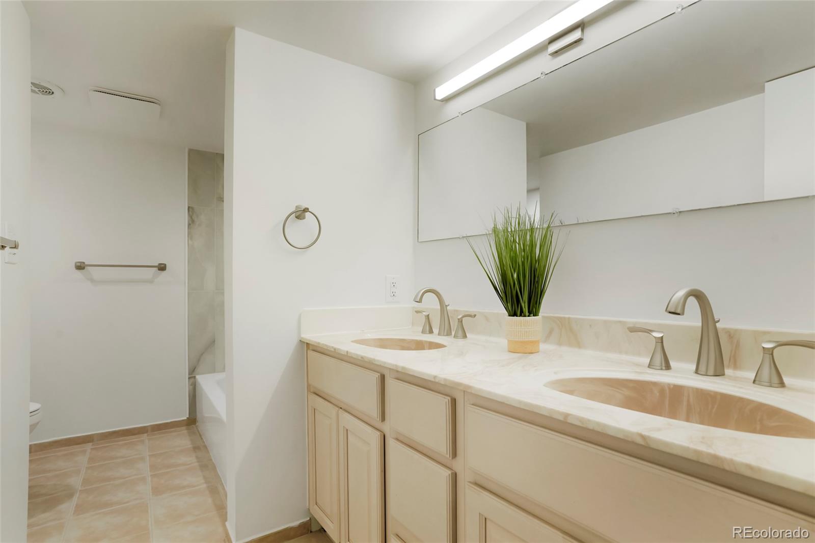 1557 S Pierson Street