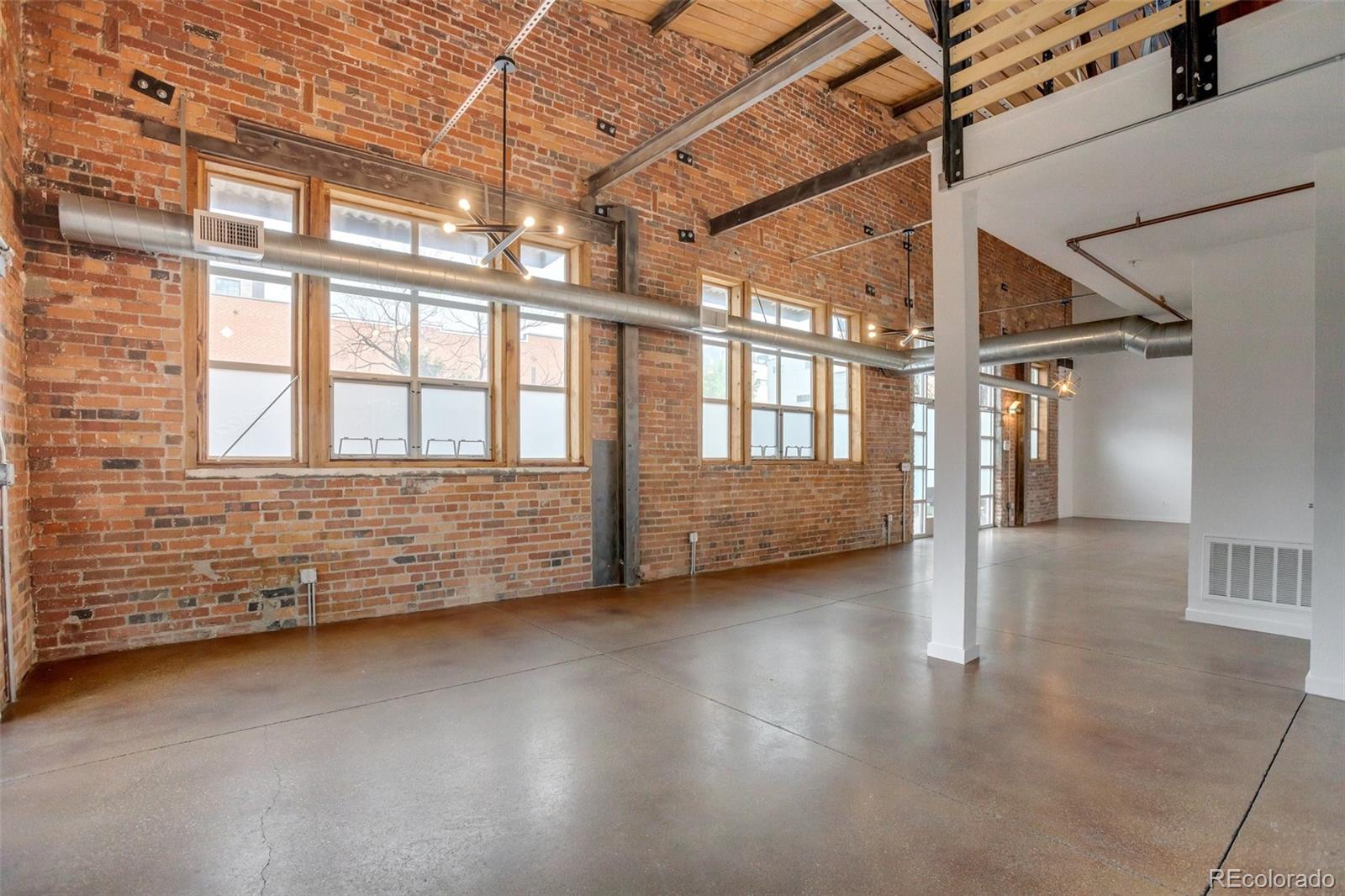 3033 Blake Street Unit: 121