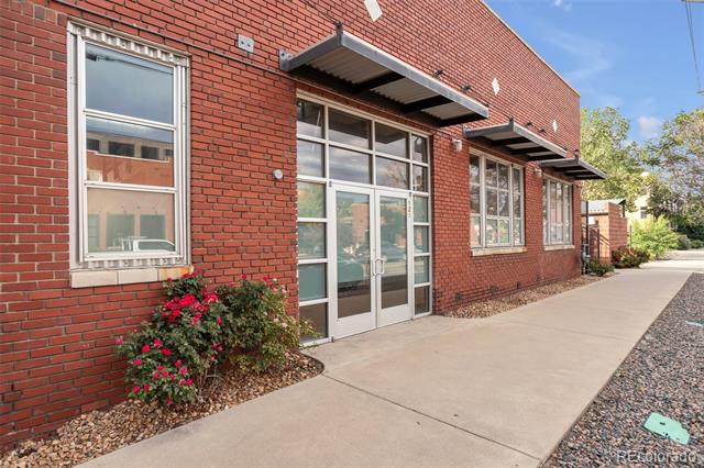 3033 Blake Street Unit: 121