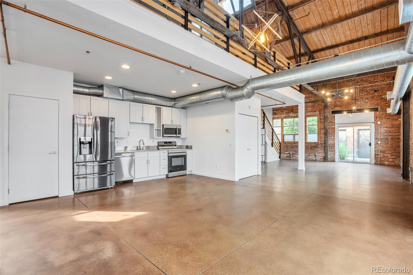 3033 Blake Street Unit: 121