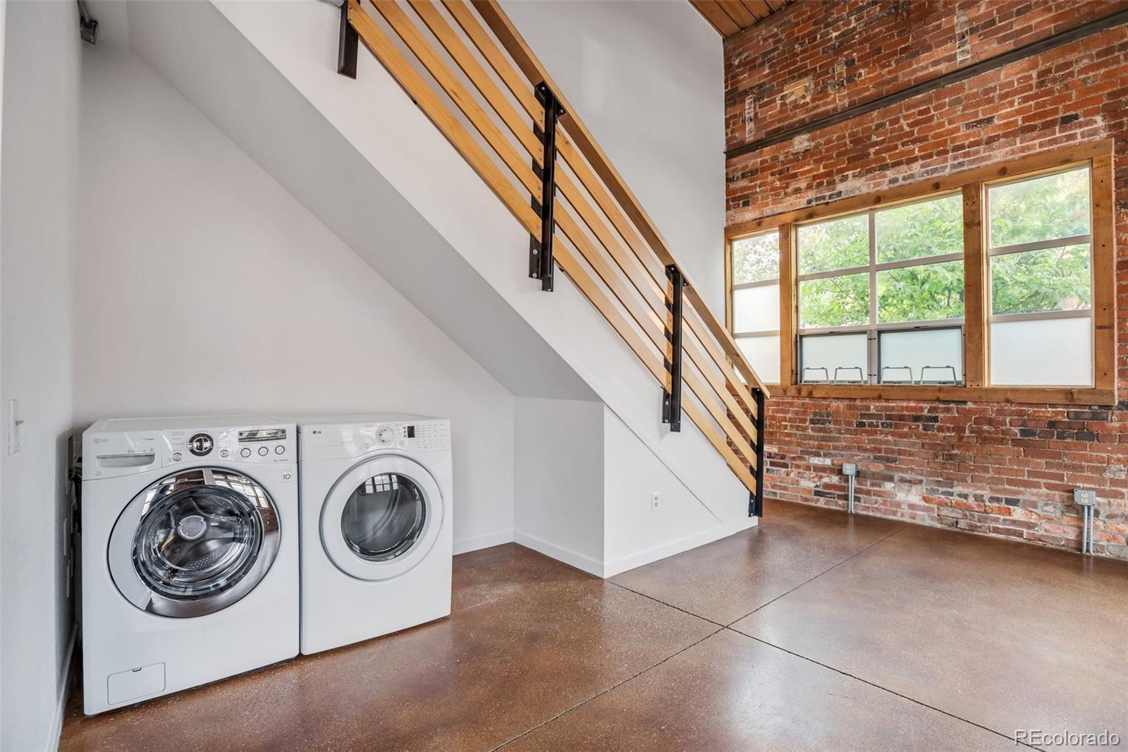 3033 Blake Street Unit: 121