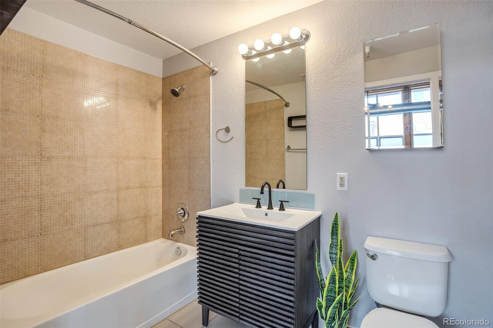 3033 Blake Street Unit: 121