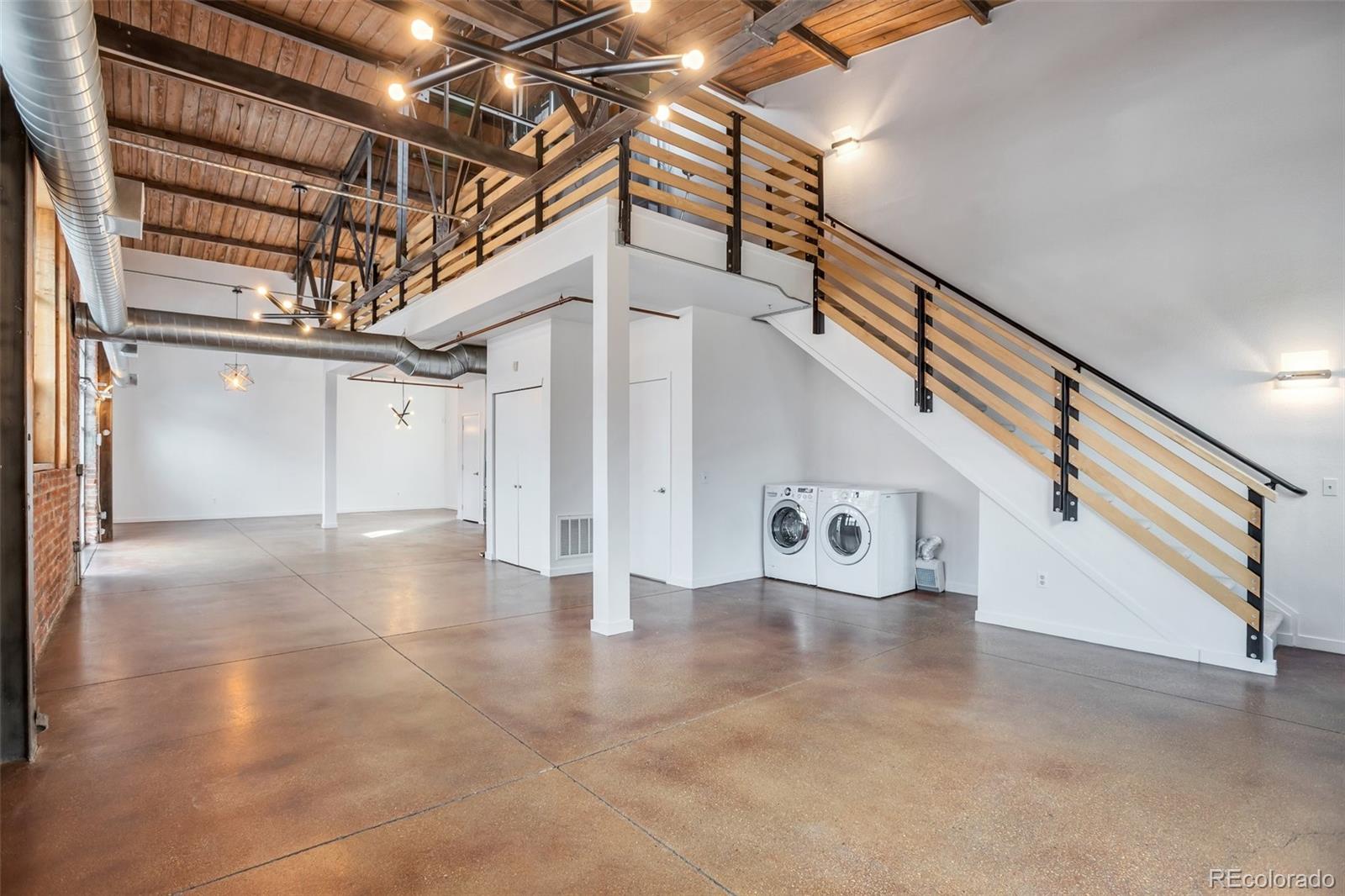 3033 Blake Street Unit: 121