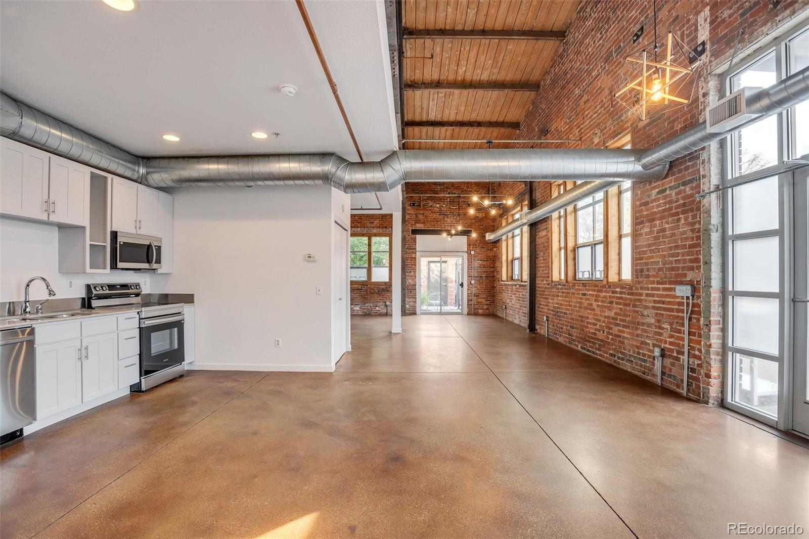 3033 Blake Street Unit: 121