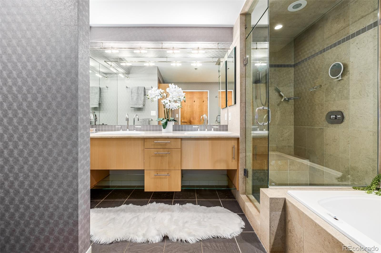 1401 Wewatta Street Unit: 1101