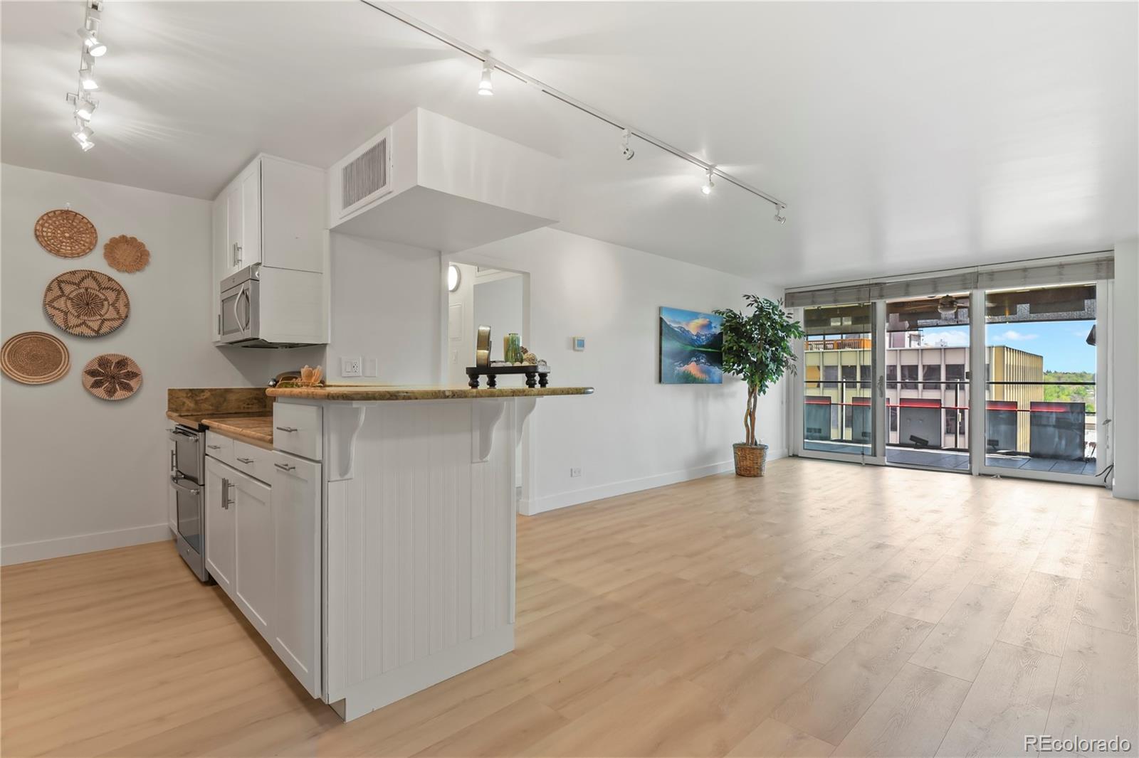790 N Washington Street Unit: 1106