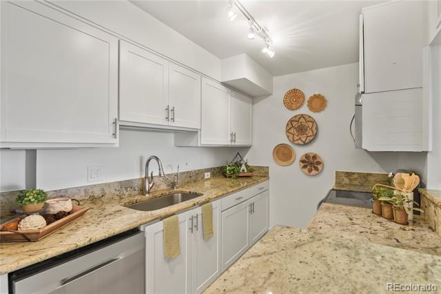 790 N Washington Street Unit: 1106
