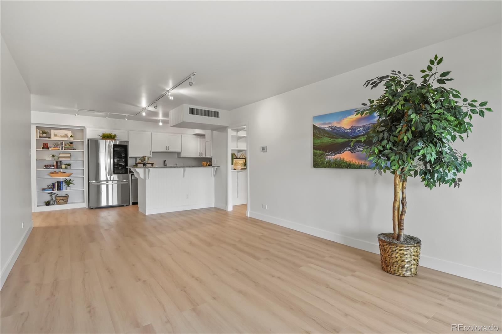 790 N Washington Street Unit: 1106