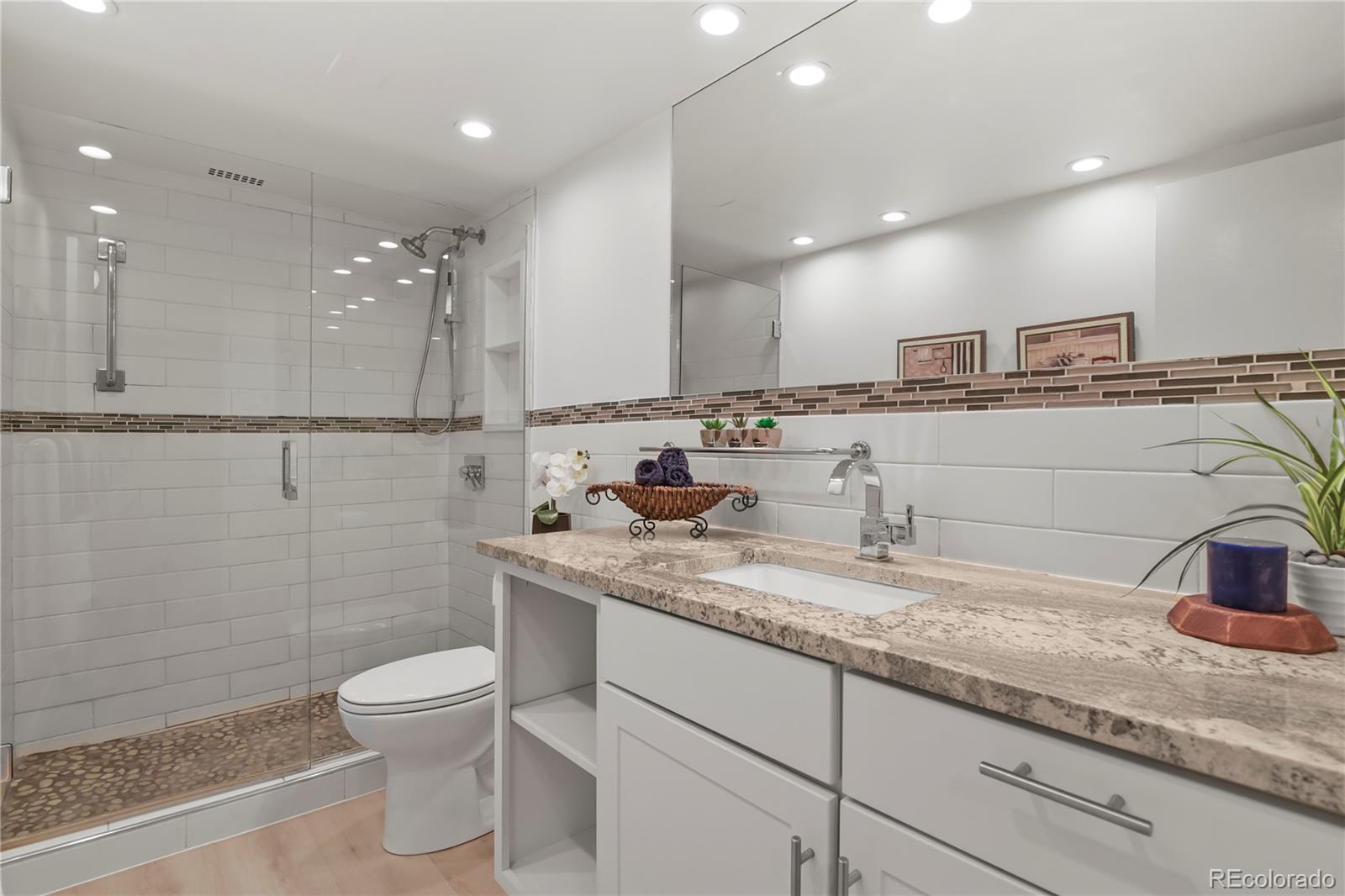 790 N Washington Street Unit: 1106