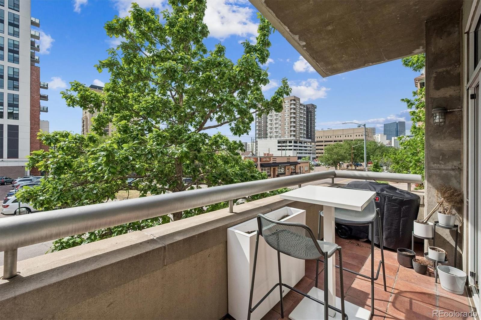 290 W 12th Avenue Unit: 203
