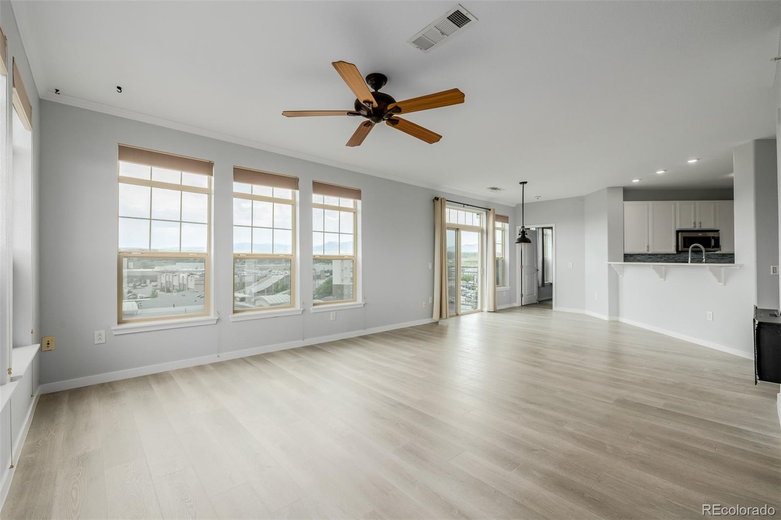 13456 Via Varra Unit: 401