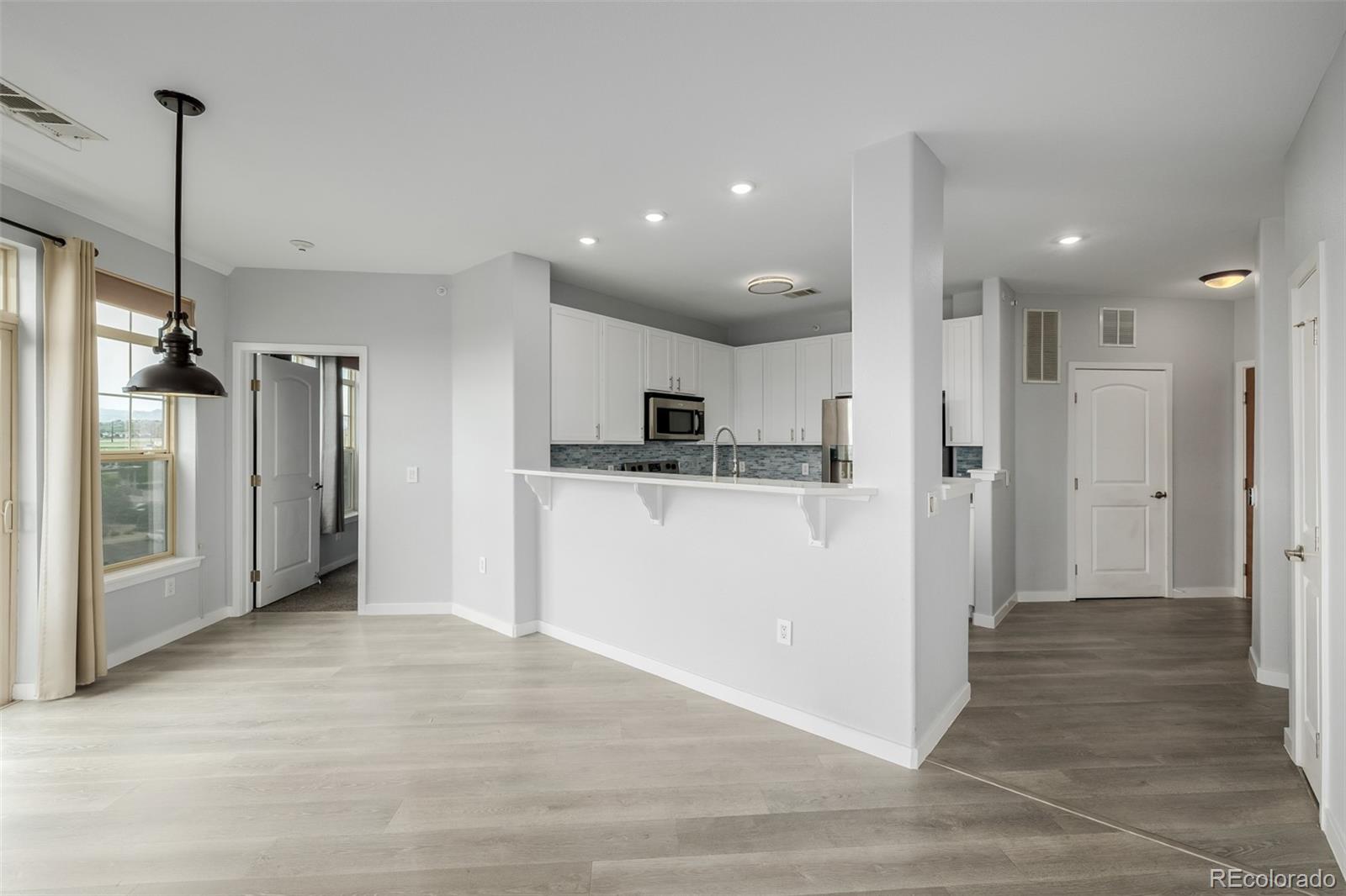 13456 Via Varra Unit: 401