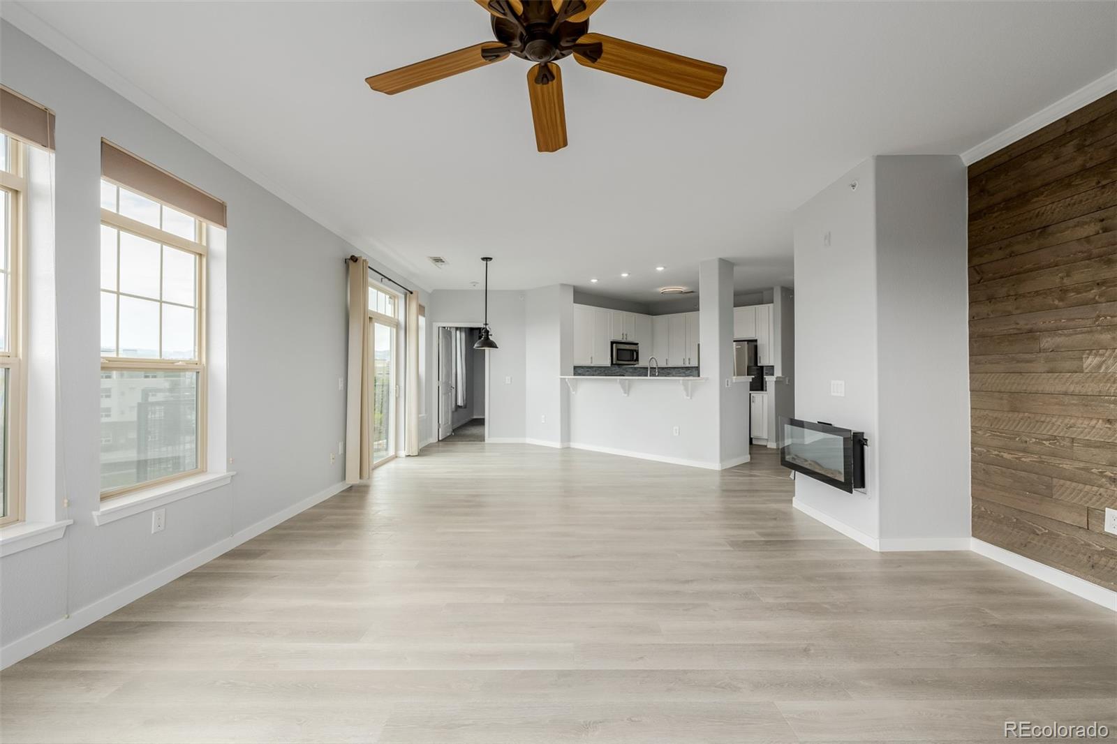 13456 Via Varra Unit: 401